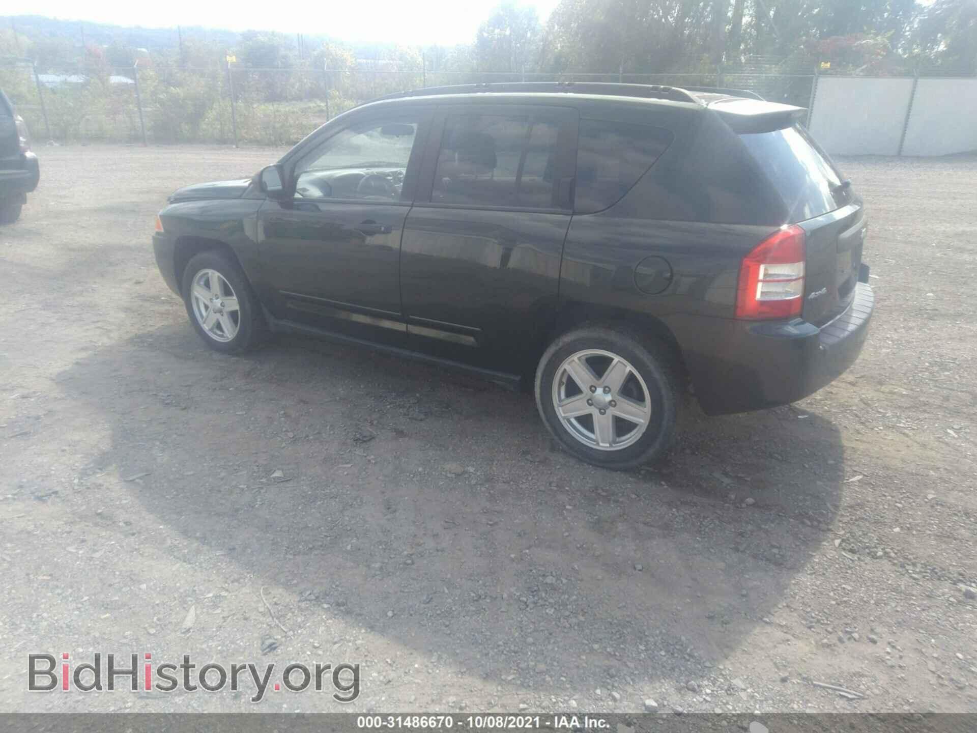 2010 JEEP COMPASS - VIN: 1J4NF1FB2AD623112 - Фото 3