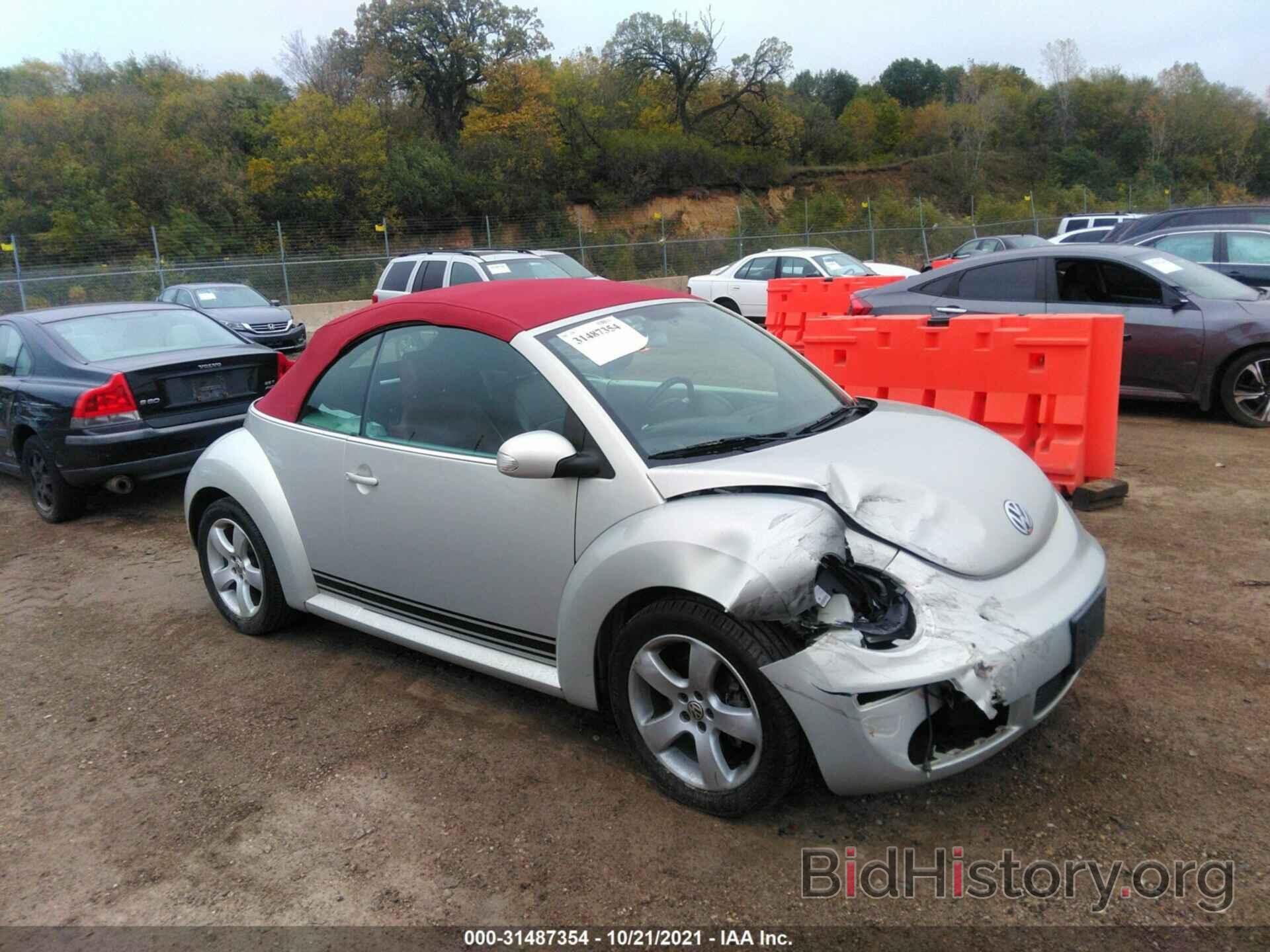 Photo 3VWSG31Y69M412201 - VOLKSWAGEN NEW BEETLE CONVERTIBLE 2009