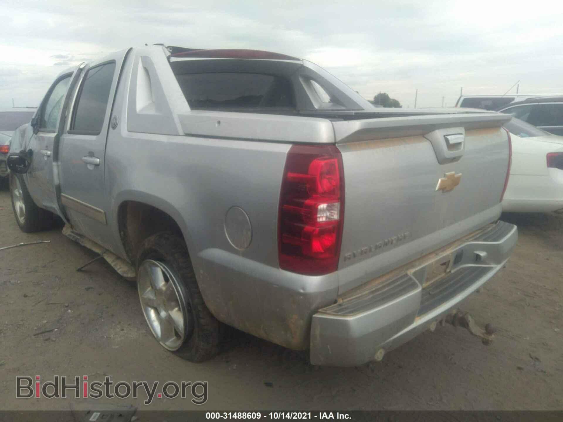2013 CHEVROLET AVALANCHE - VIN: 3GNMCFE06DG163720 - Фото 3