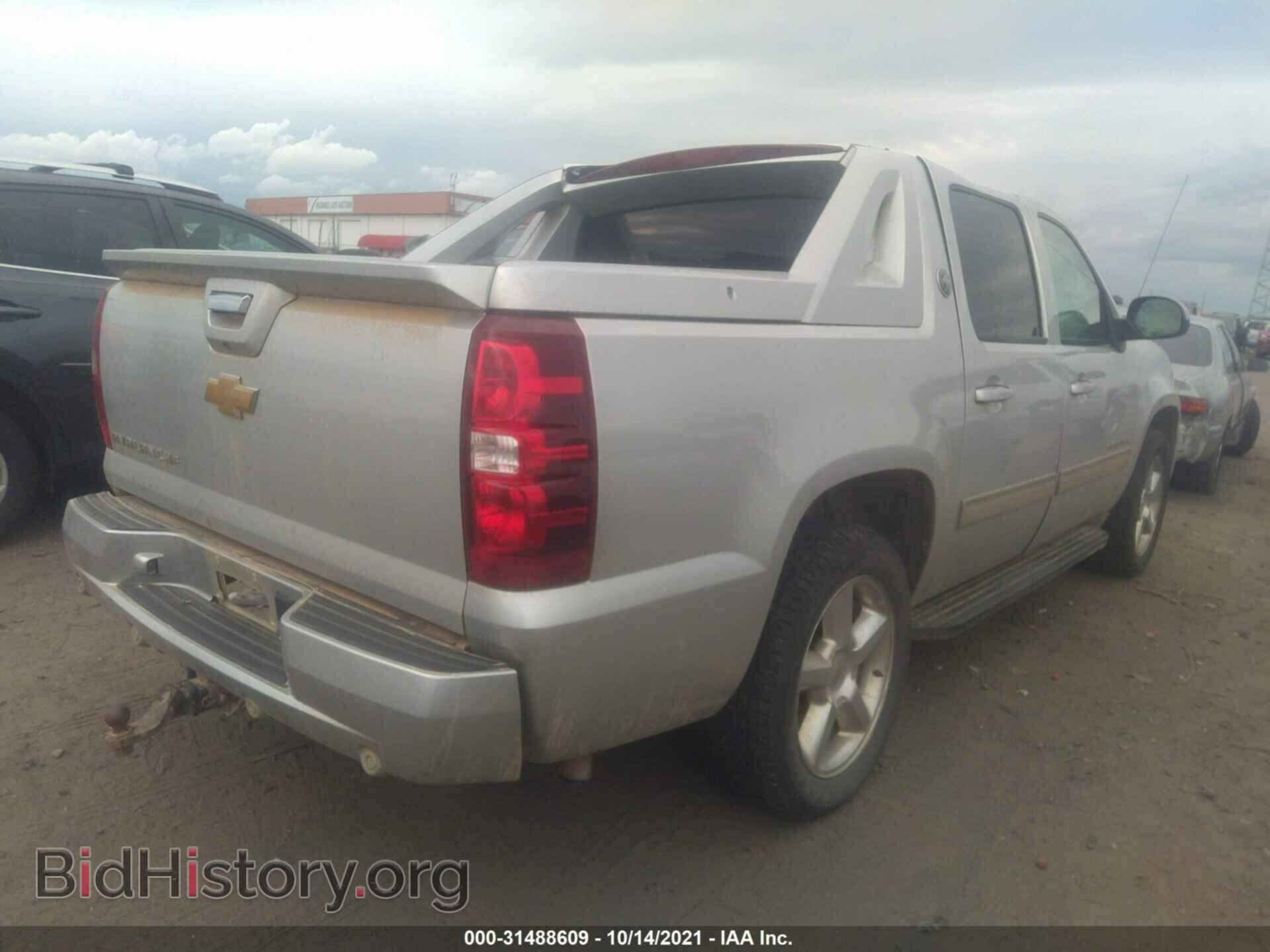 2013 CHEVROLET AVALANCHE - VIN: 3GNMCFE06DG163720 - Фото 4