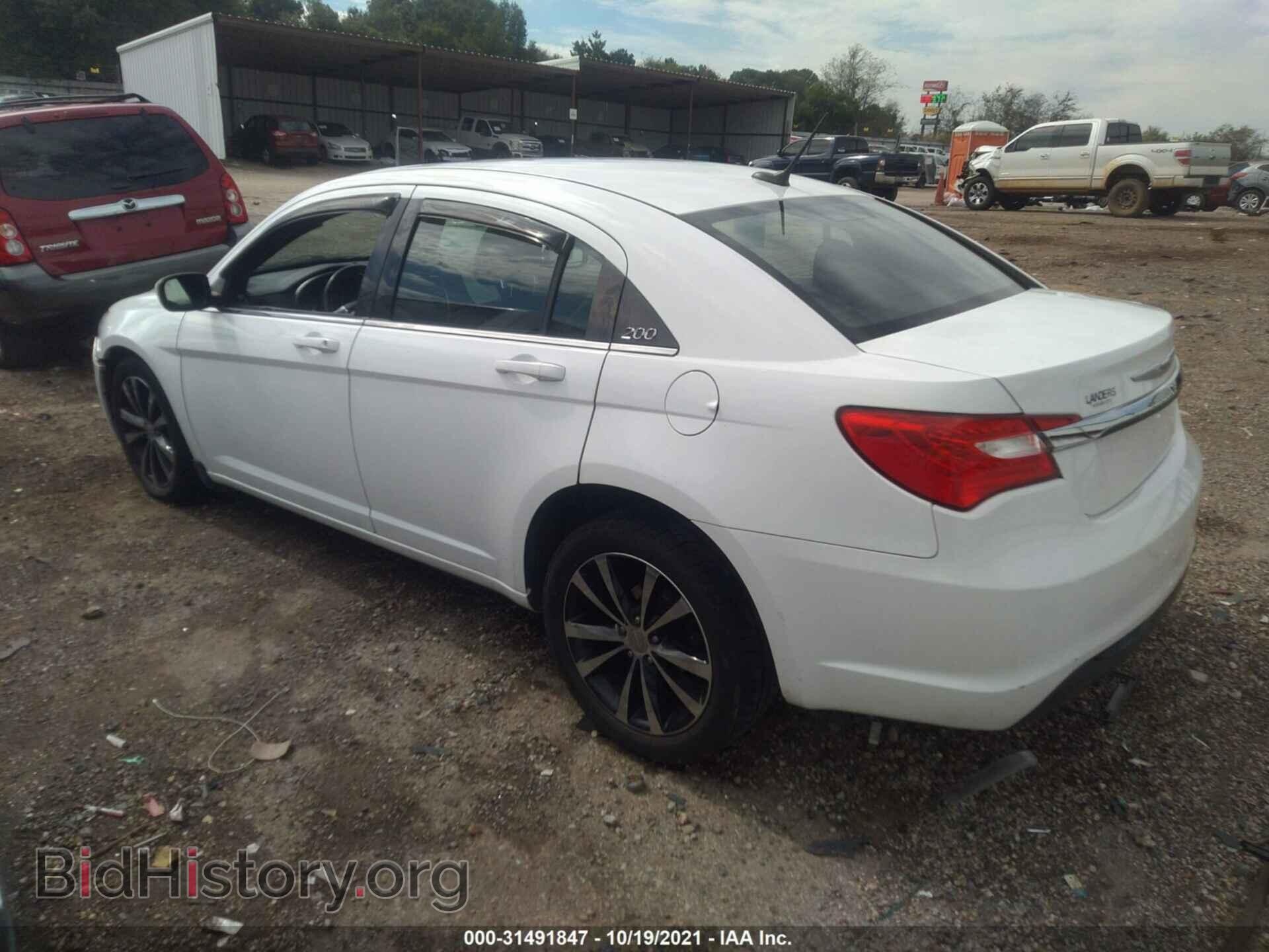 2011 CHRYSLER 200 - VIN: 1C3BC8FG1BN624497 - Фото 3