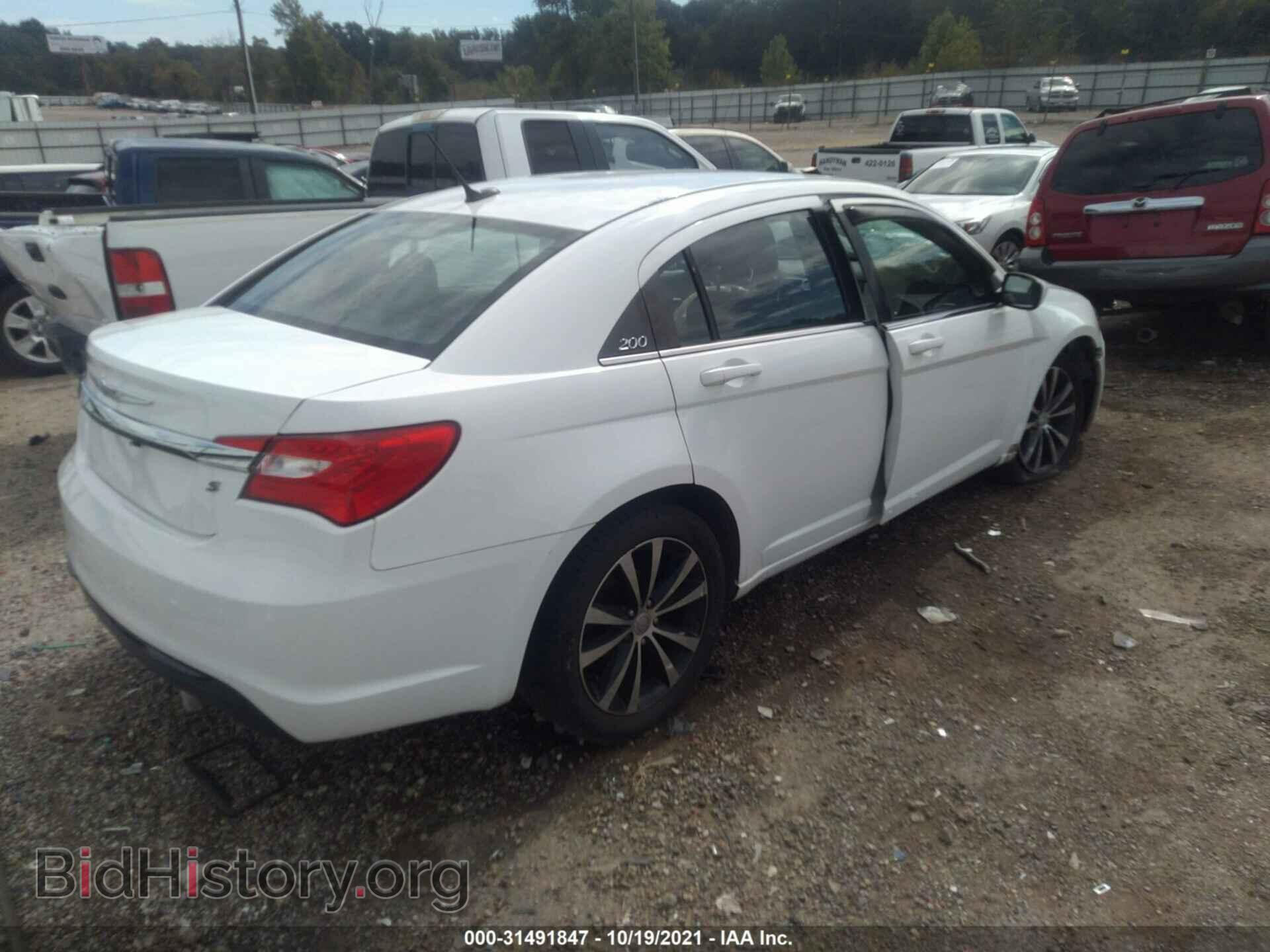 2011 CHRYSLER 200 - VIN: 1C3BC8FG1BN624497 - Фото 4