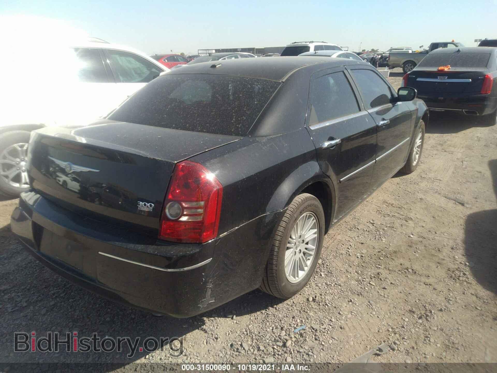 2010 CHRYSLER 300 - VIN: 2C3CA5CV2AH104473 - Фото 4