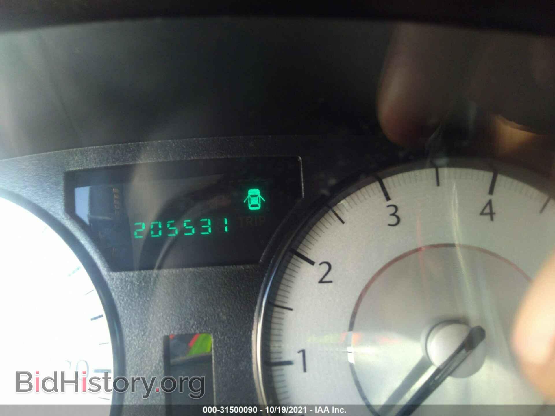 2010 CHRYSLER 300 - VIN: 2C3CA5CV2AH104473 - Фото 7