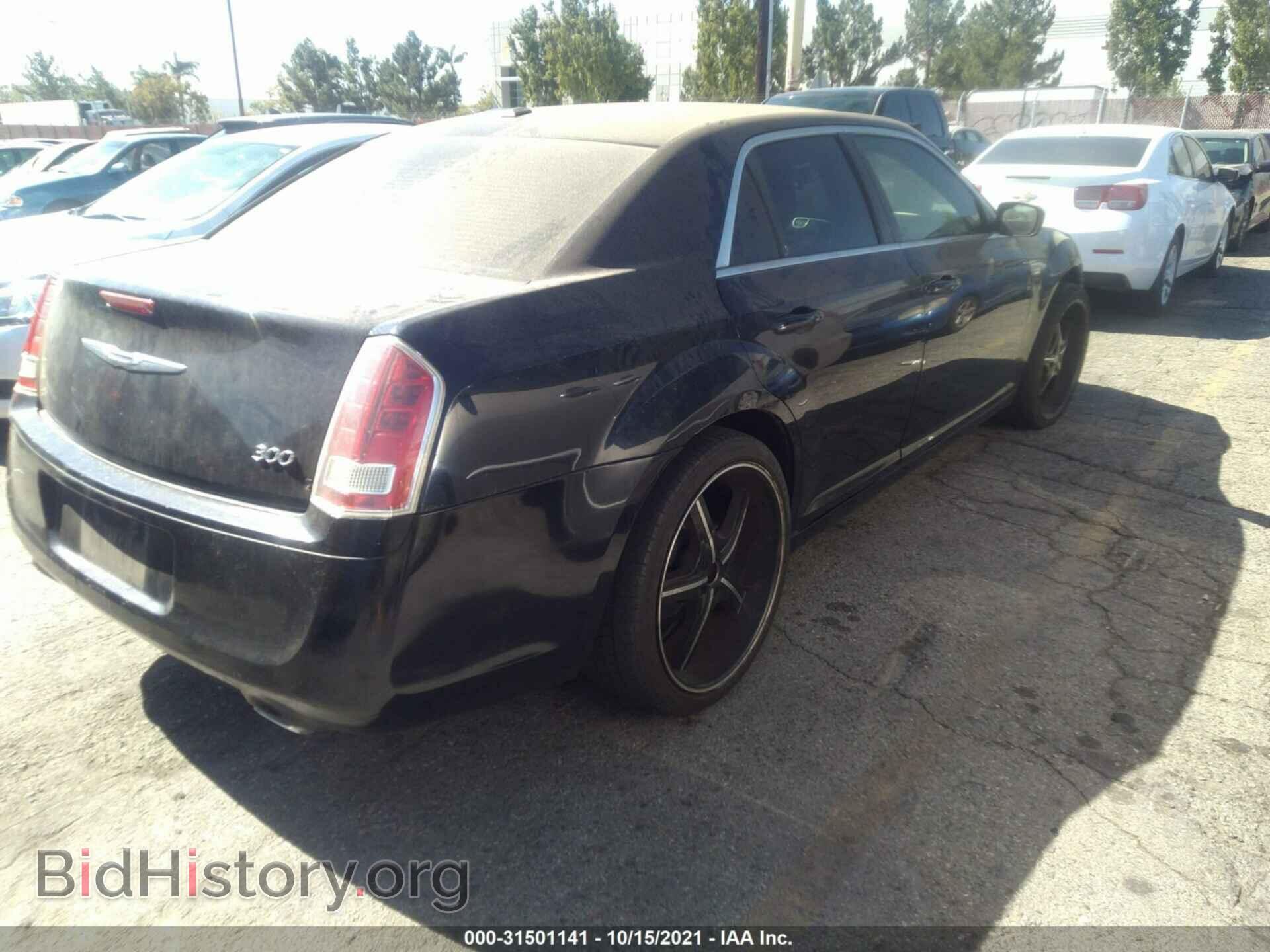 2012 CHRYSLER 300 - VIN: 2C3CCAAG3CH174591 - Фото 4