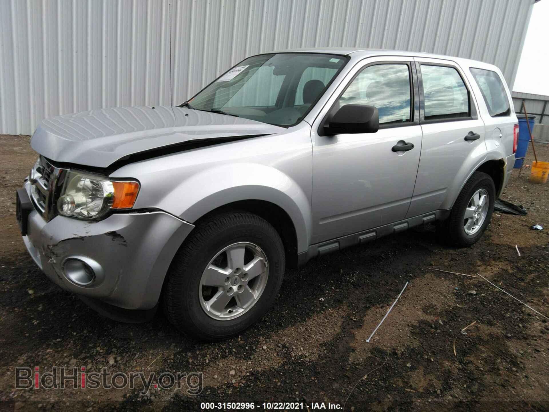 2011 FORD ESCAPE - VIN: 1FMCU0C70BKB10852 - Фото 2