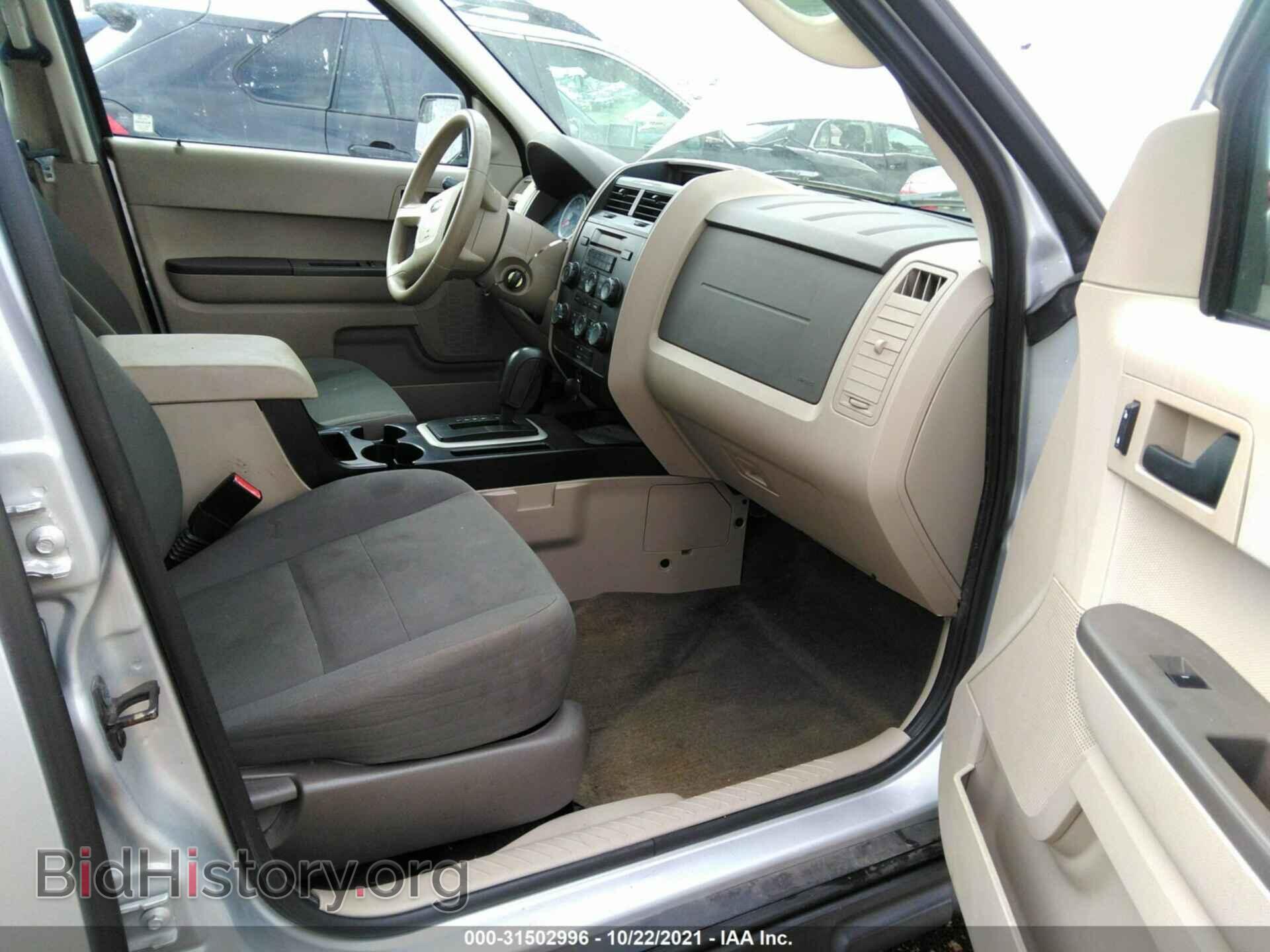 2011 FORD ESCAPE - VIN: 1FMCU0C70BKB10852 - Фото 5