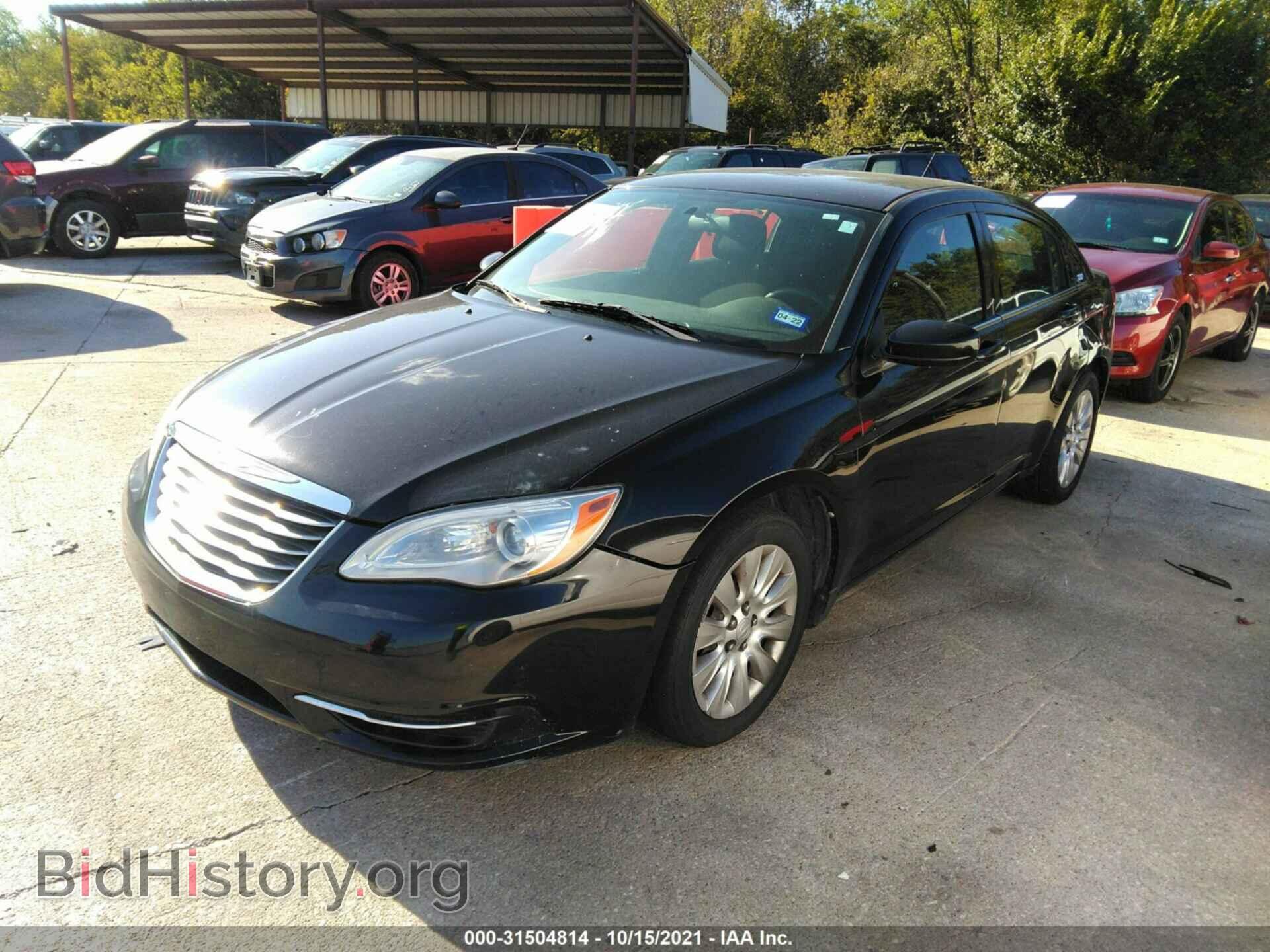 2013 CHRYSLER 200 - VIN: 1C3CCBAB0DN733341 - Photo 2