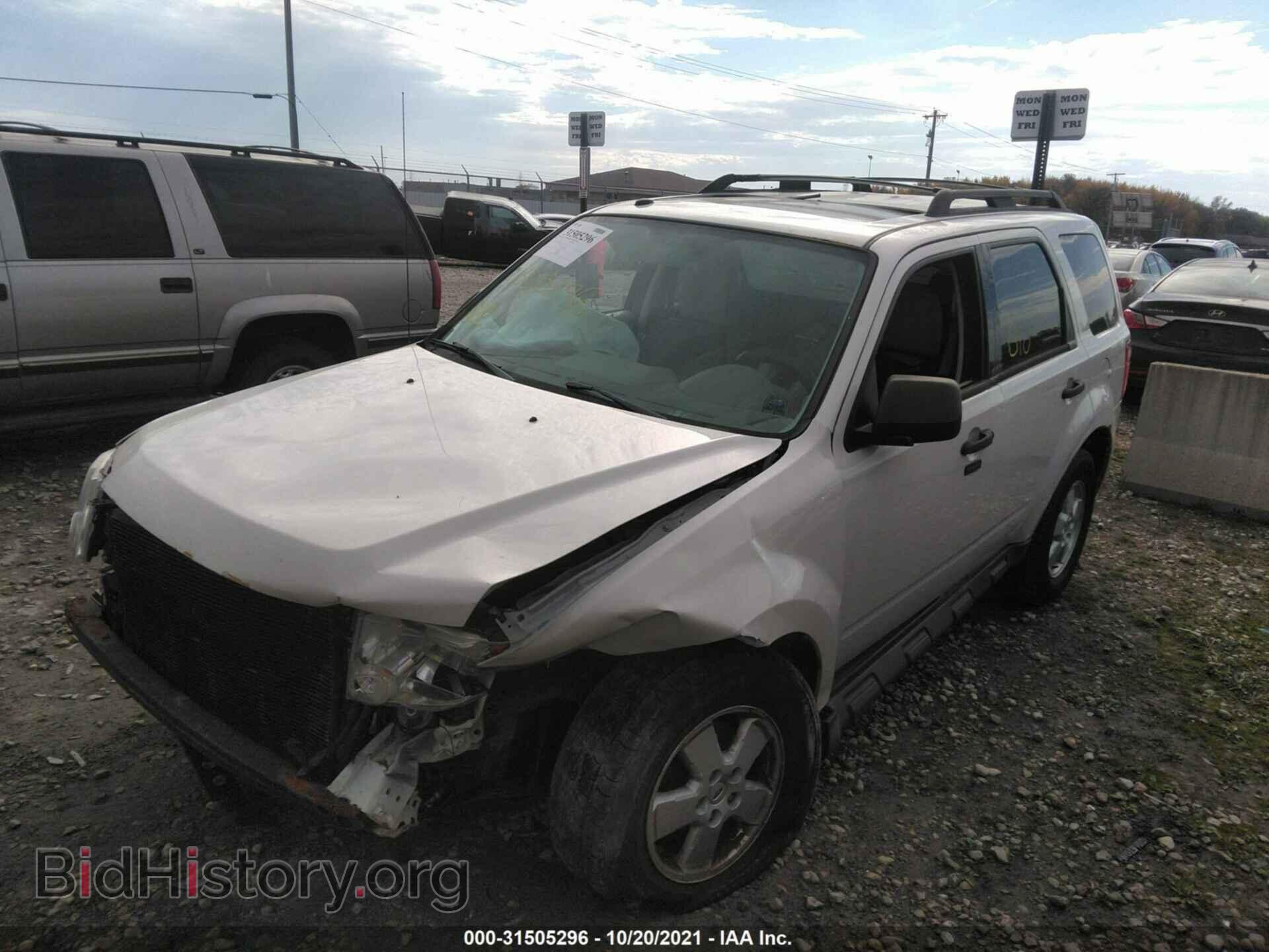 2011 FORD ESCAPE - VIN: 1FMCU0DG7BKC00028 - Фото 2