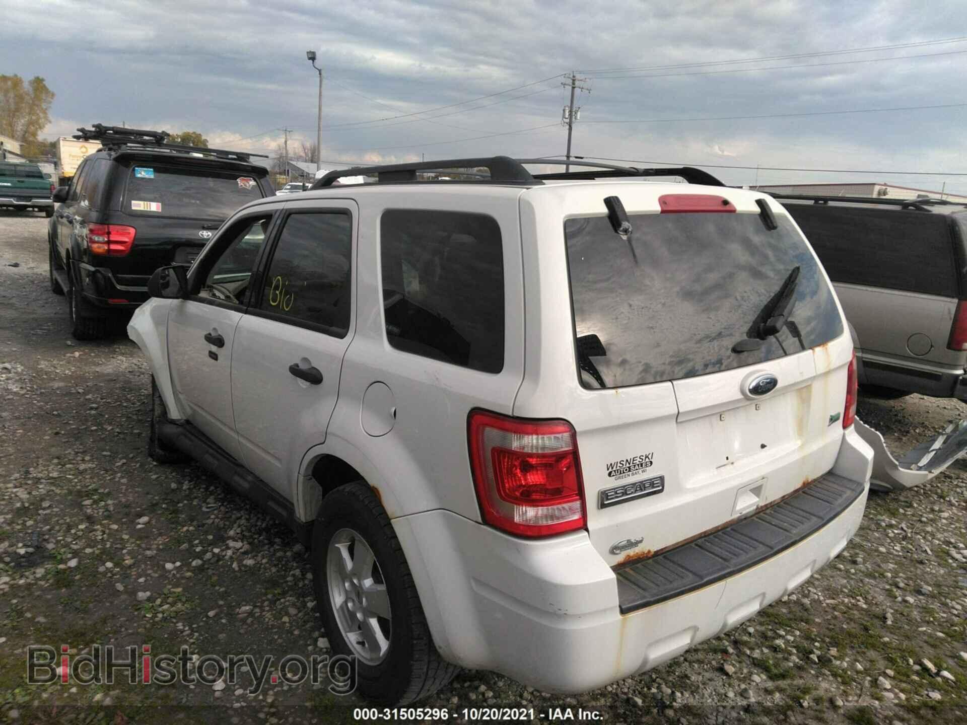 2011 FORD ESCAPE - VIN: 1FMCU0DG7BKC00028 - Фото 3
