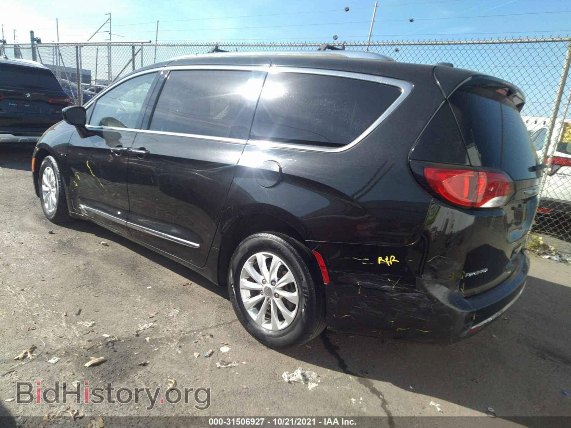 2018 CHRYSLER PACIFICA - VIN: 2C4RC1BG0JR143942 - Фото 3