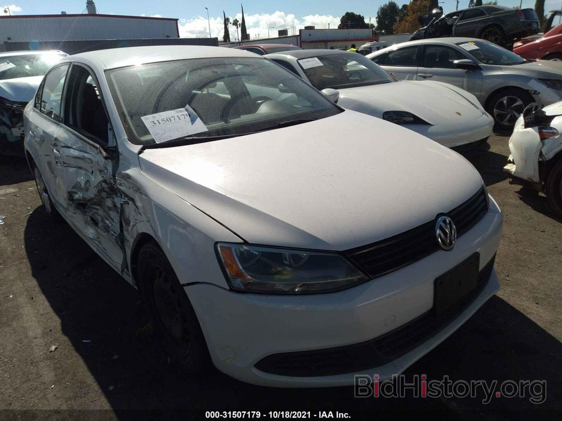 Photo 3VWDZ7AJ3BM369388 - VOLKSWAGEN JETTA SEDAN 2011