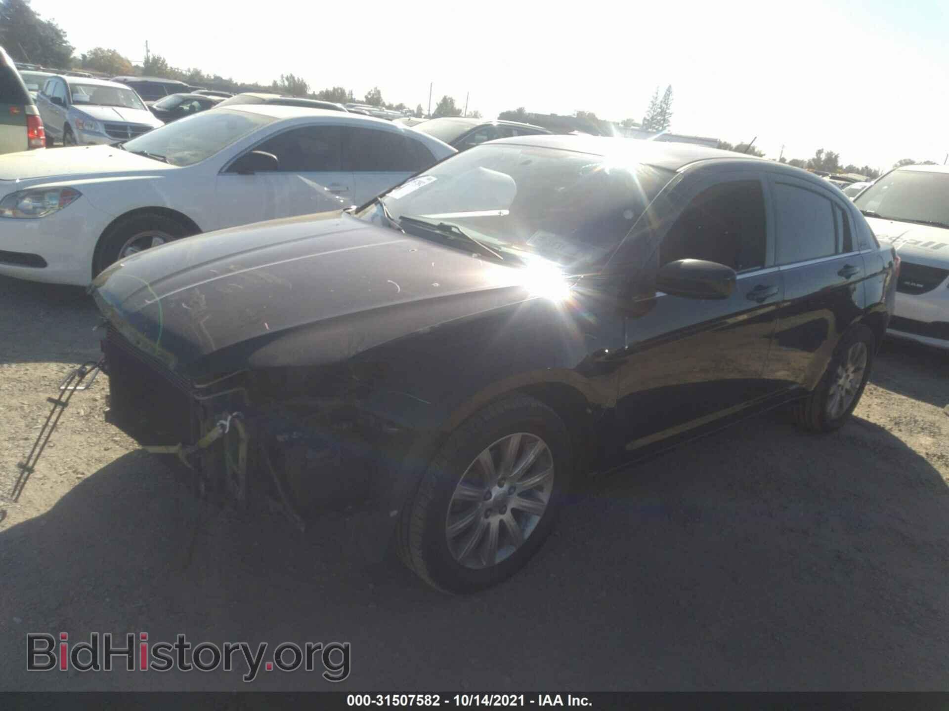 2013 CHRYSLER 200 - VIN: 1C3CCBBB8DN763007 - Фото 2