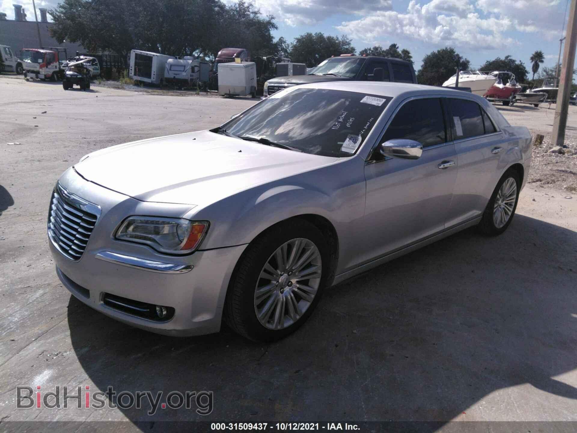 2012 CHRYSLER 300 - VIN: 2C3CCACG1CH310715 - Фото 2