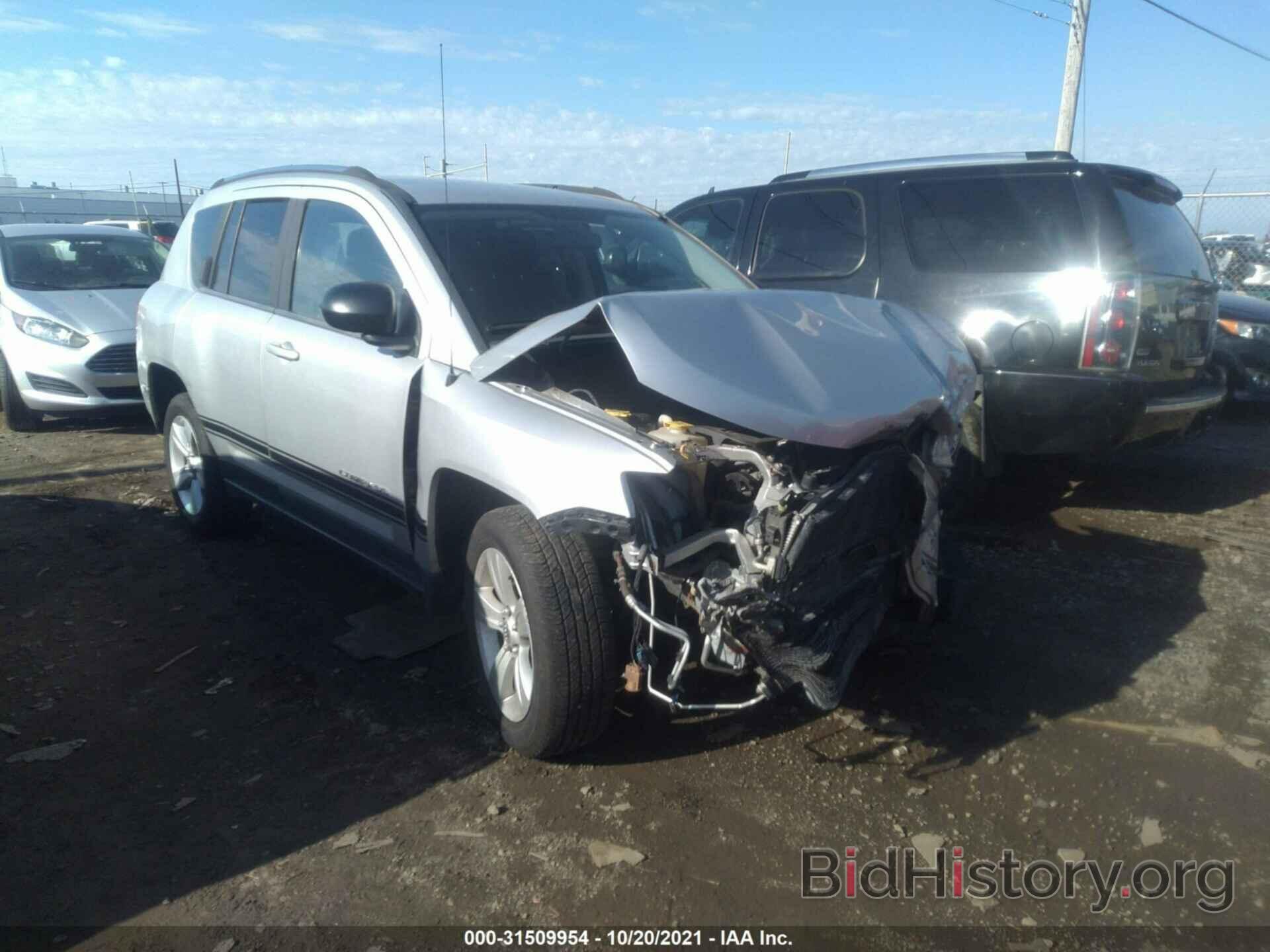 Photo 1J4NT1FB2BD151147 - JEEP COMPASS 2011