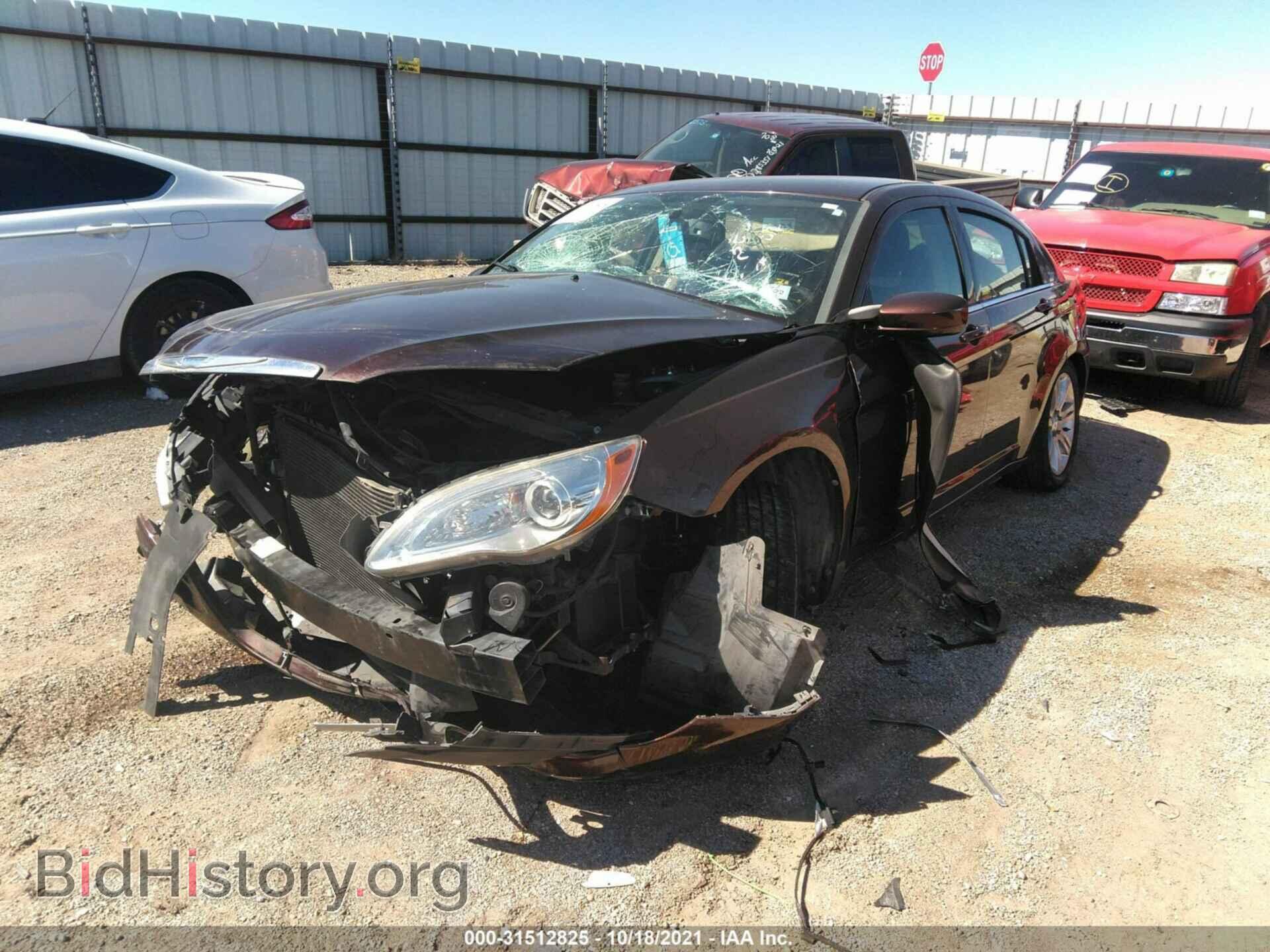 2013 CHRYSLER 200 - VIN: 1C3CCBBB3DN600233 - Фото 2