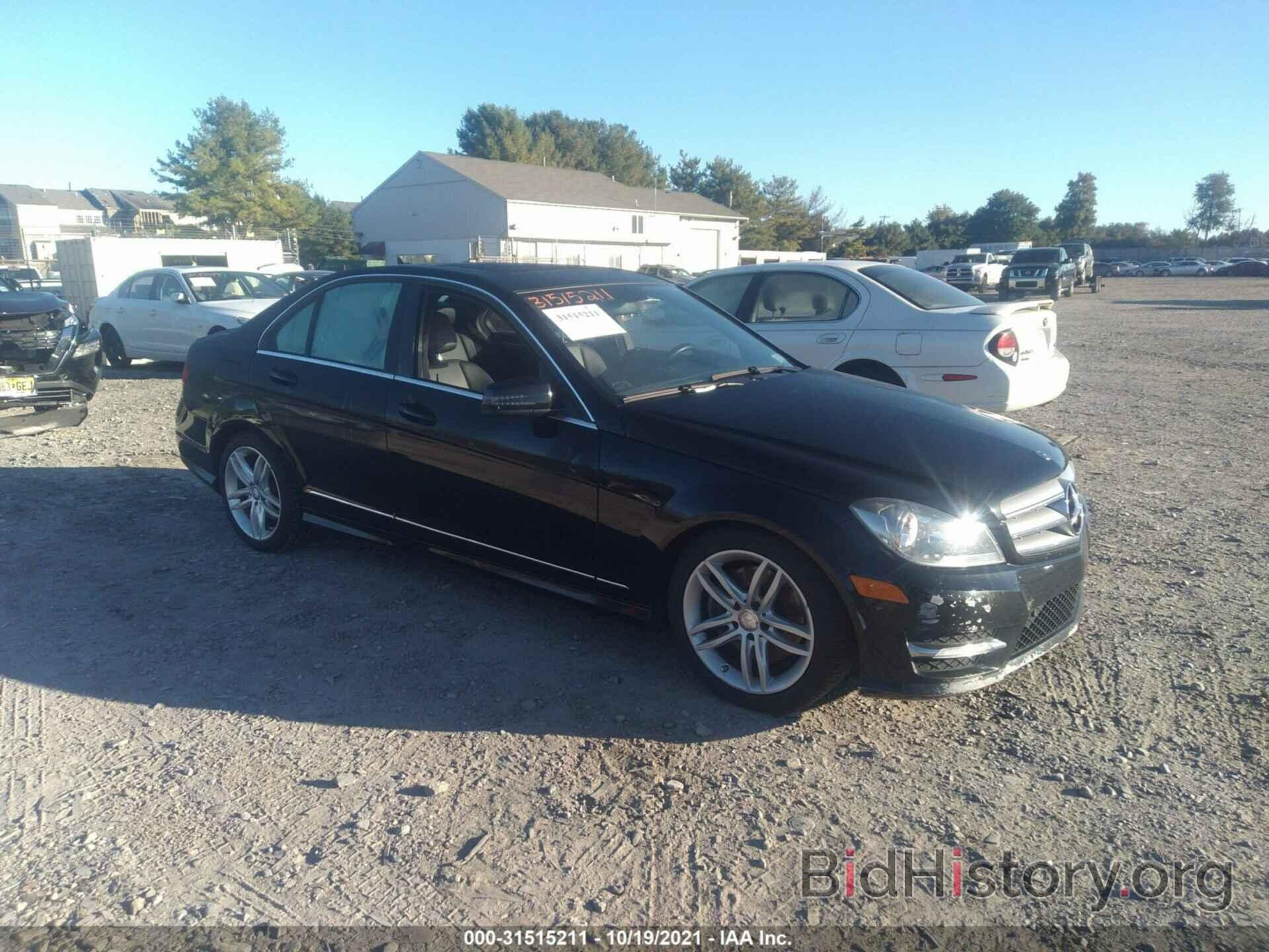 Photo WDDGF8AB5DR263071 - MERCEDES-BENZ C-CLASS 2013