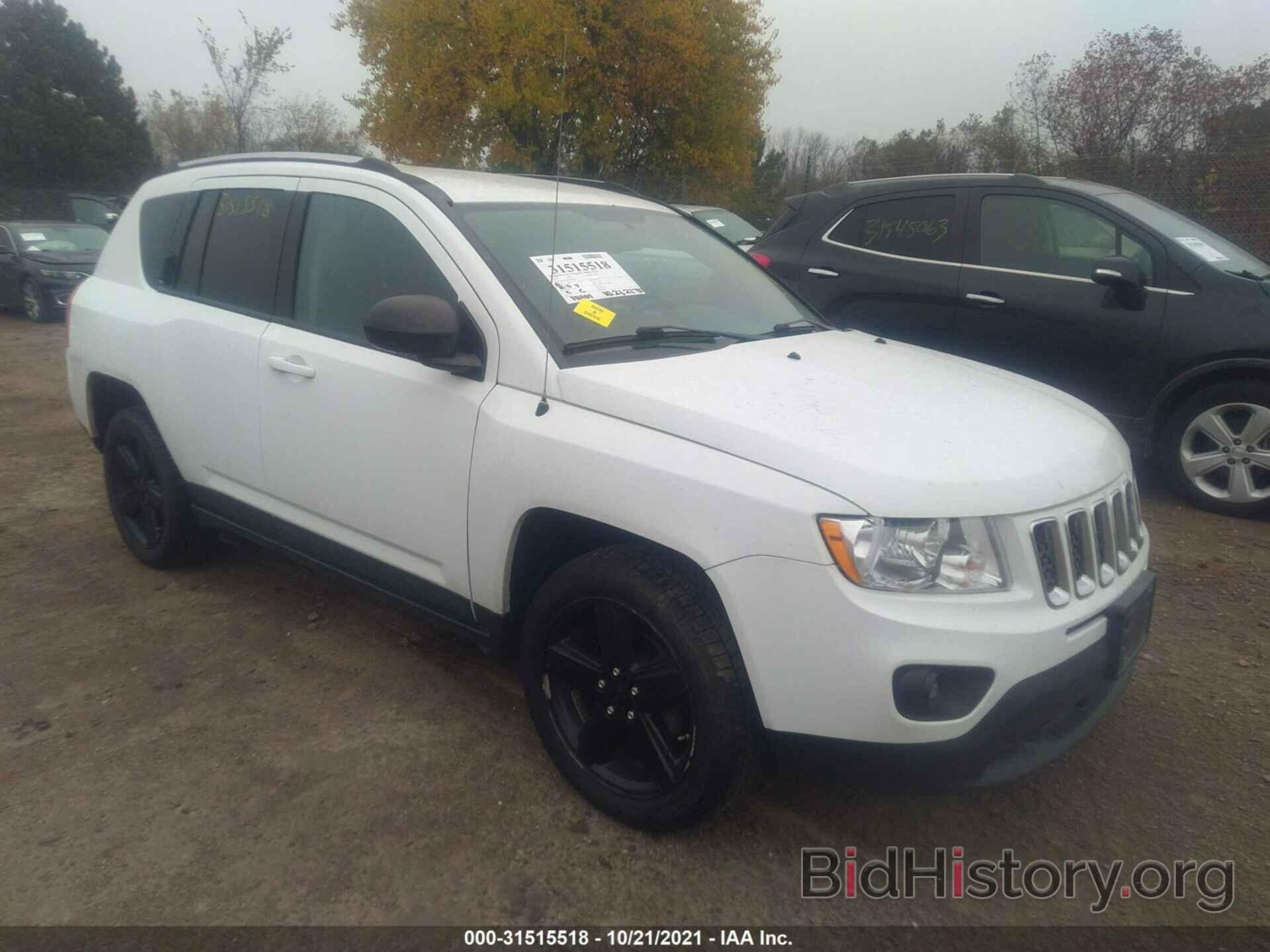 Photo 1J4NF5FB8BD257598 - JEEP COMPASS 2011