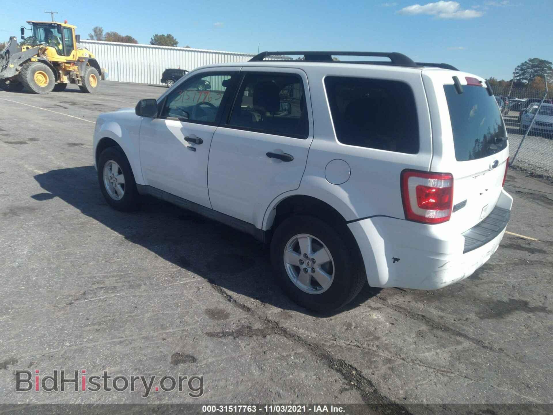 2011 FORD ESCAPE - VIN: 1FMCU0D74BKB67733 - Фото 3
