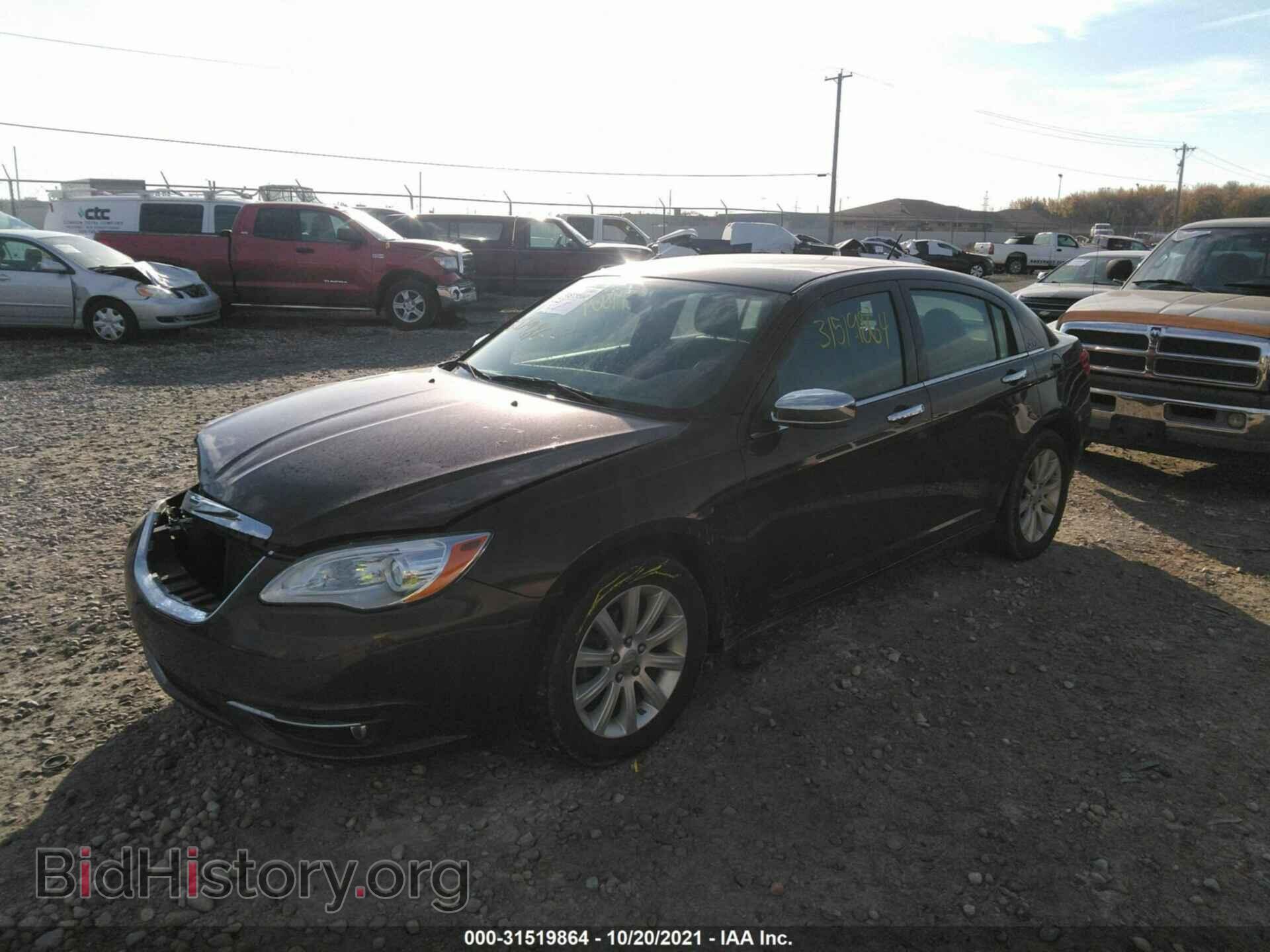 2013 CHRYSLER 200 - VIN: 1C3CCBCG9DN629259 - Фото 2