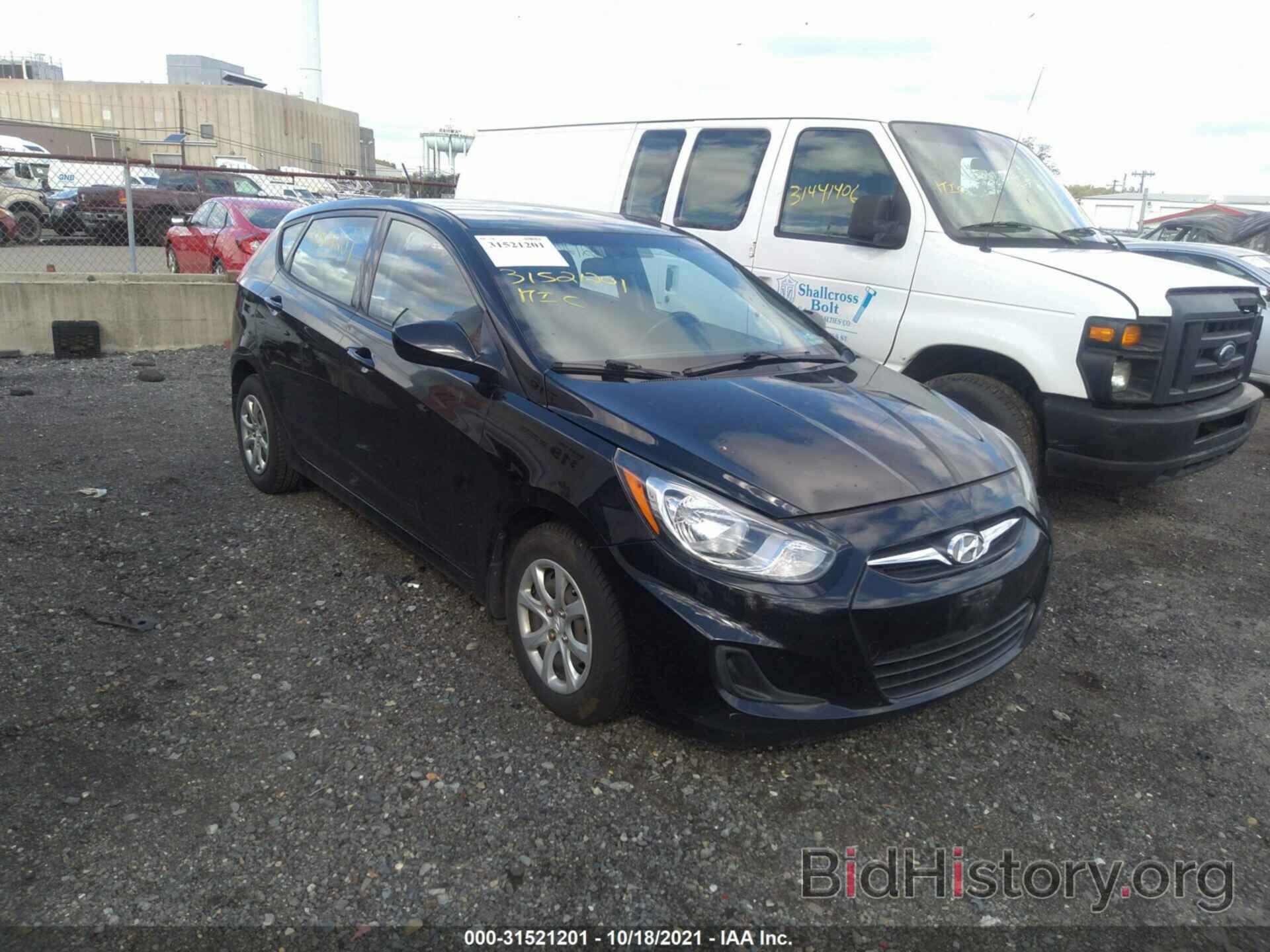 Photo KMHCT5AE4DU135228 - HYUNDAI ACCENT 2013