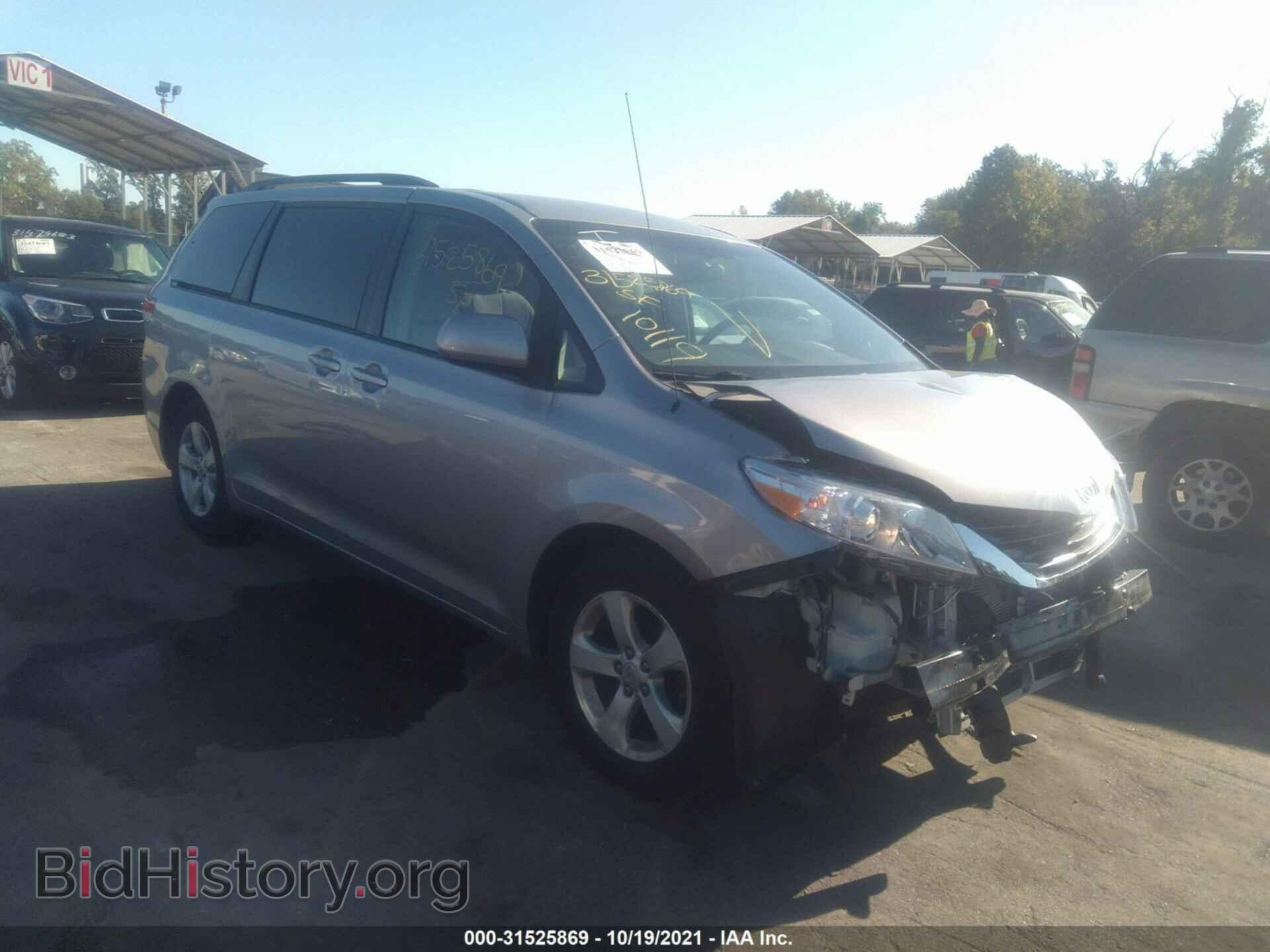 Фотография 5TDKK3DC6BS065945 - TOYOTA SIENNA 2011