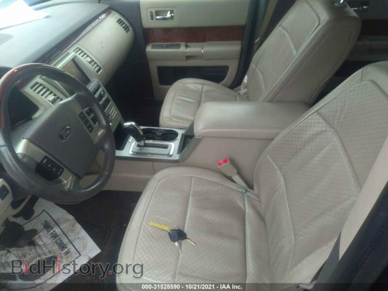 2010 Ford FLEX (VIN 2FMGK5DC7ABA18372) — фото 5 из 11