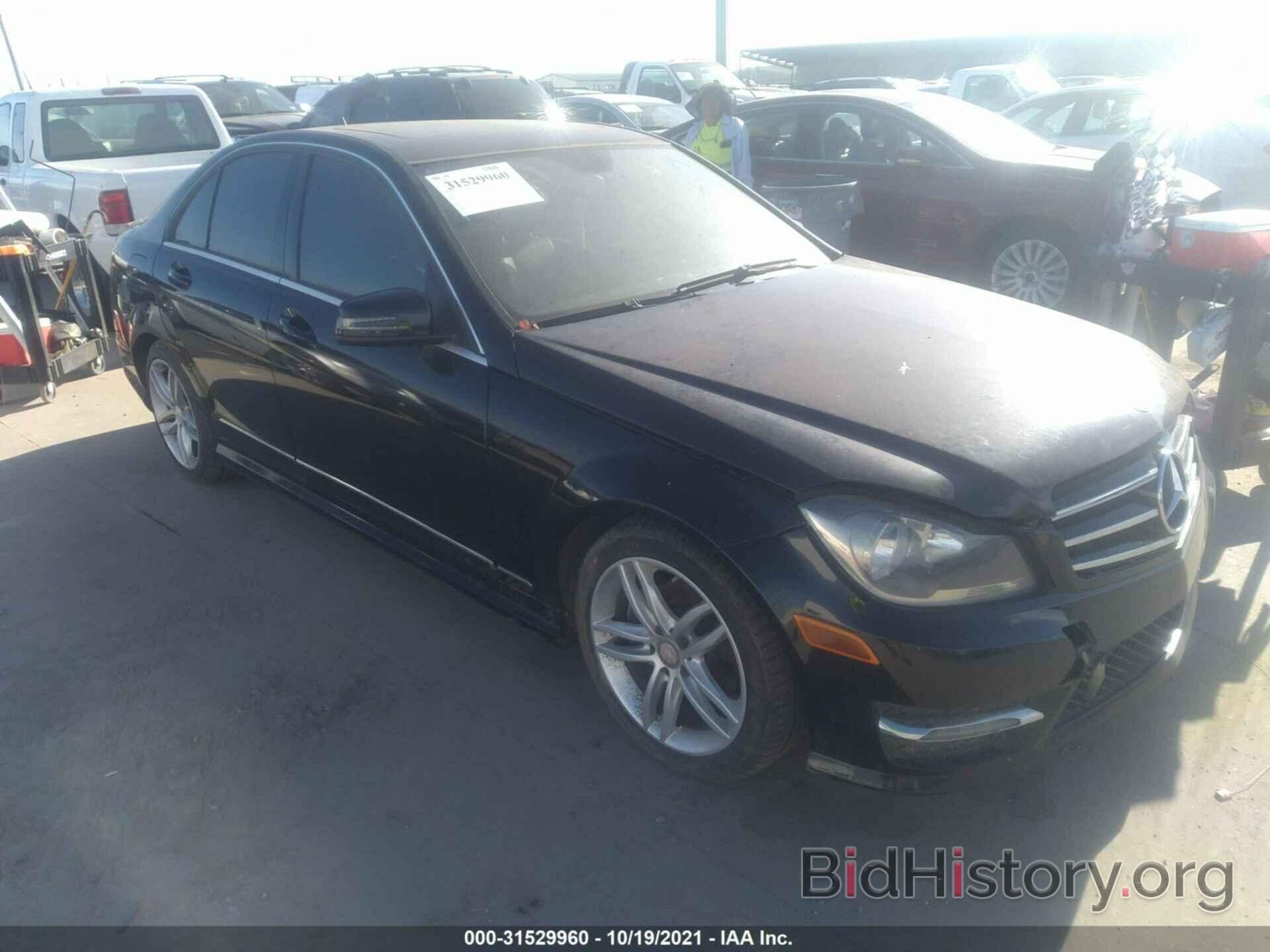 Photo WDDGF4HB2DR252124 - MERCEDES-BENZ C-CLASS 2013