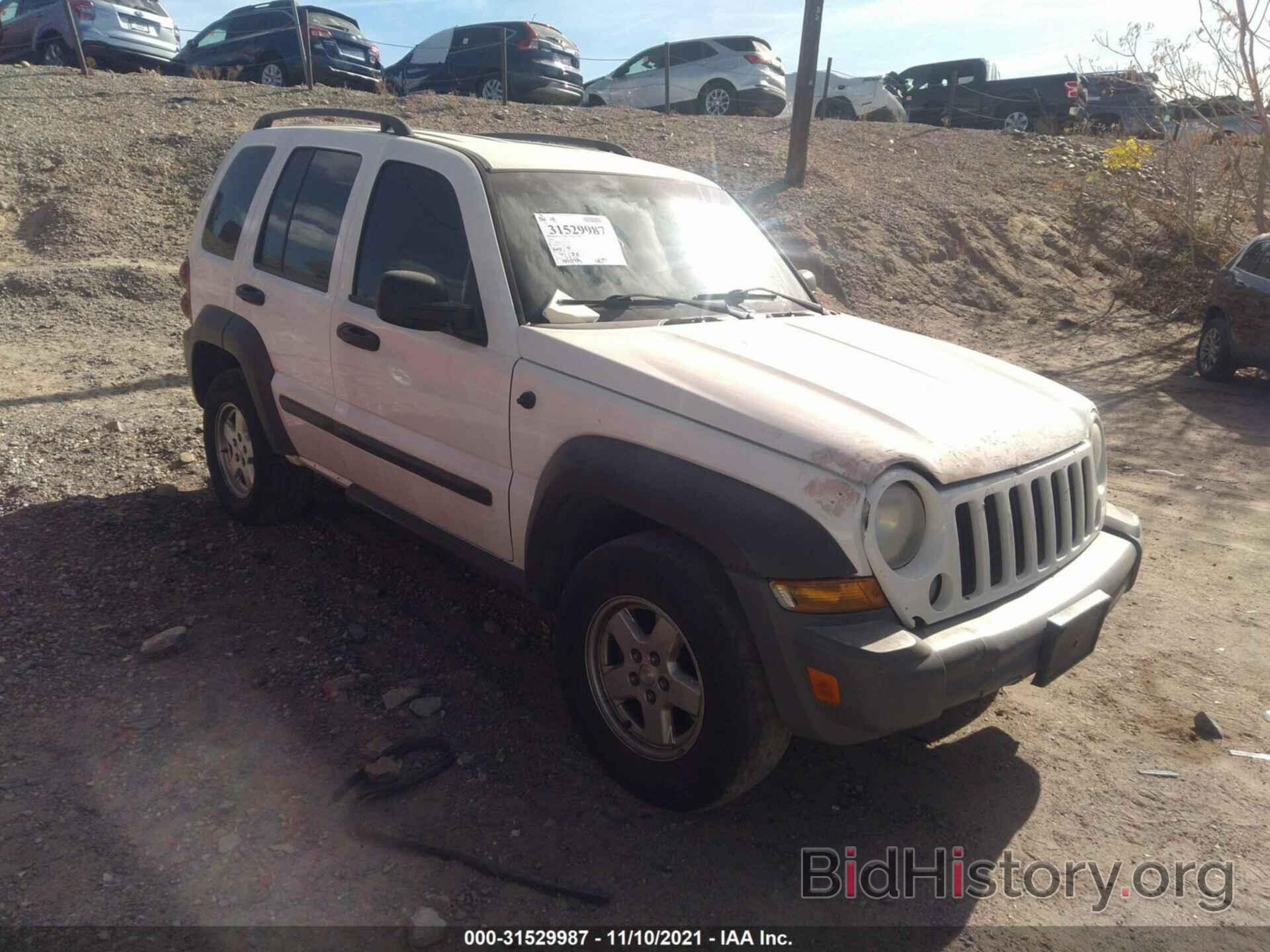 Photo 1J4GL48K06W280344 - JEEP LIBERTY 2006