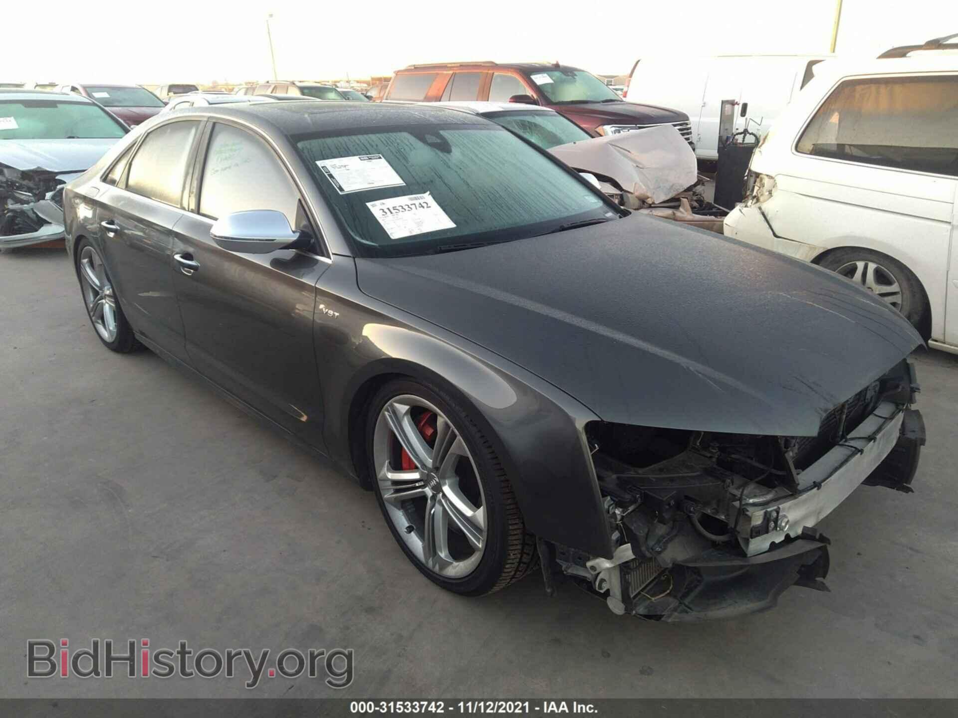 Photo WAUD2AFDXDN006938 - AUDI S8 2013