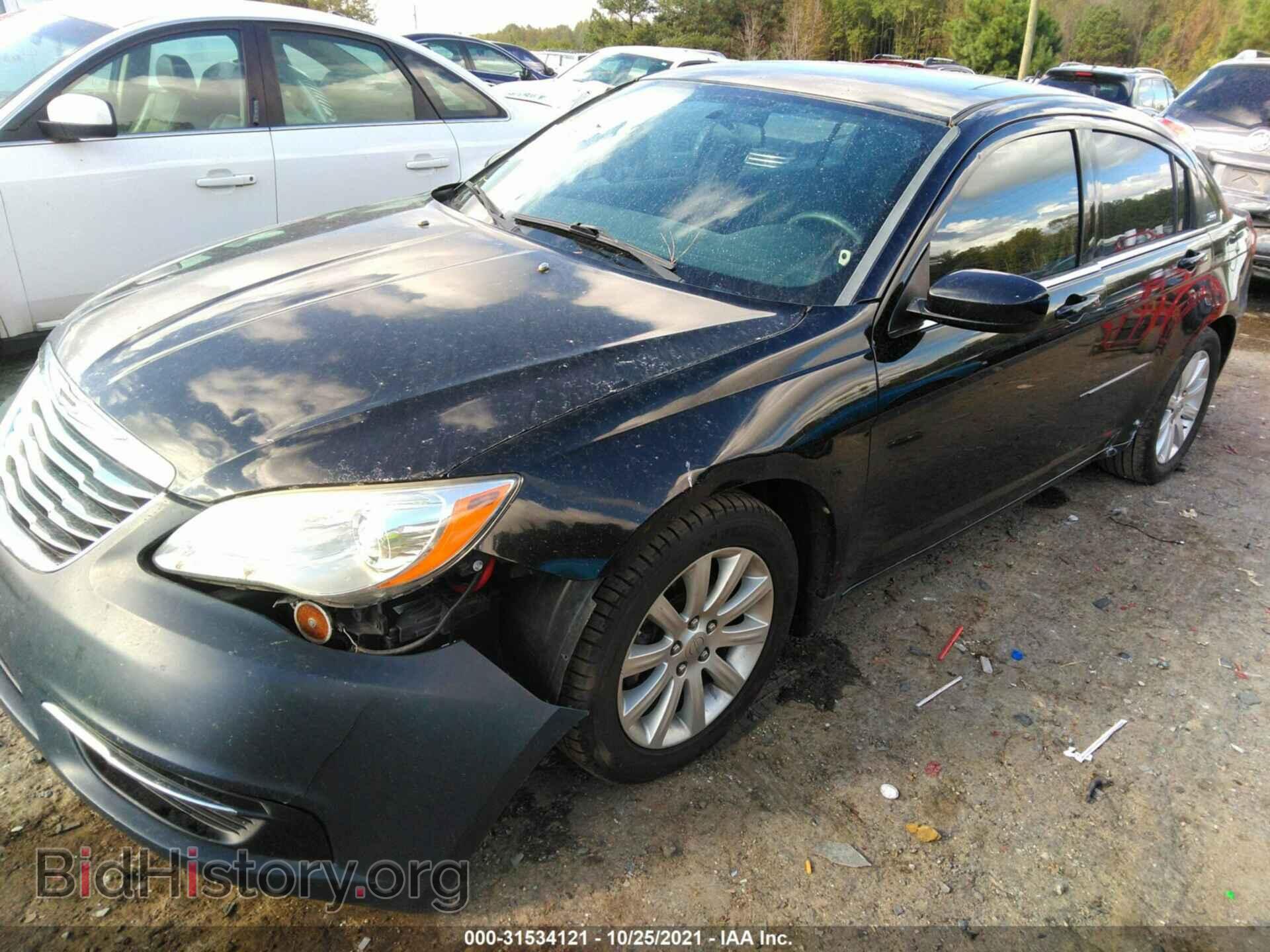 2011 CHRYSLER 200 - VIN: 1C3BC1FB0BN617441 - Photo 2
