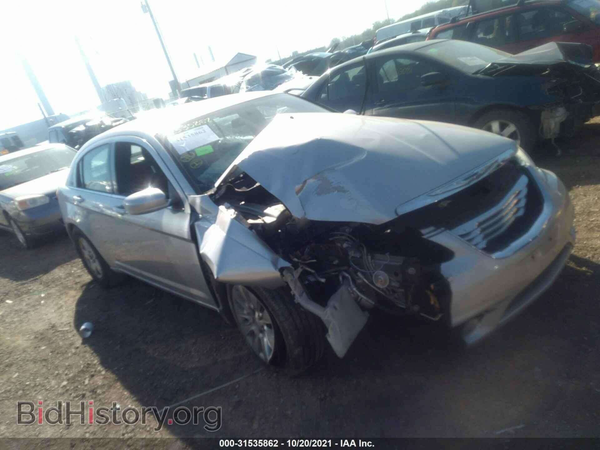 Photo 1C3BC4FB6BN568263 - CHRYSLER 200 2011