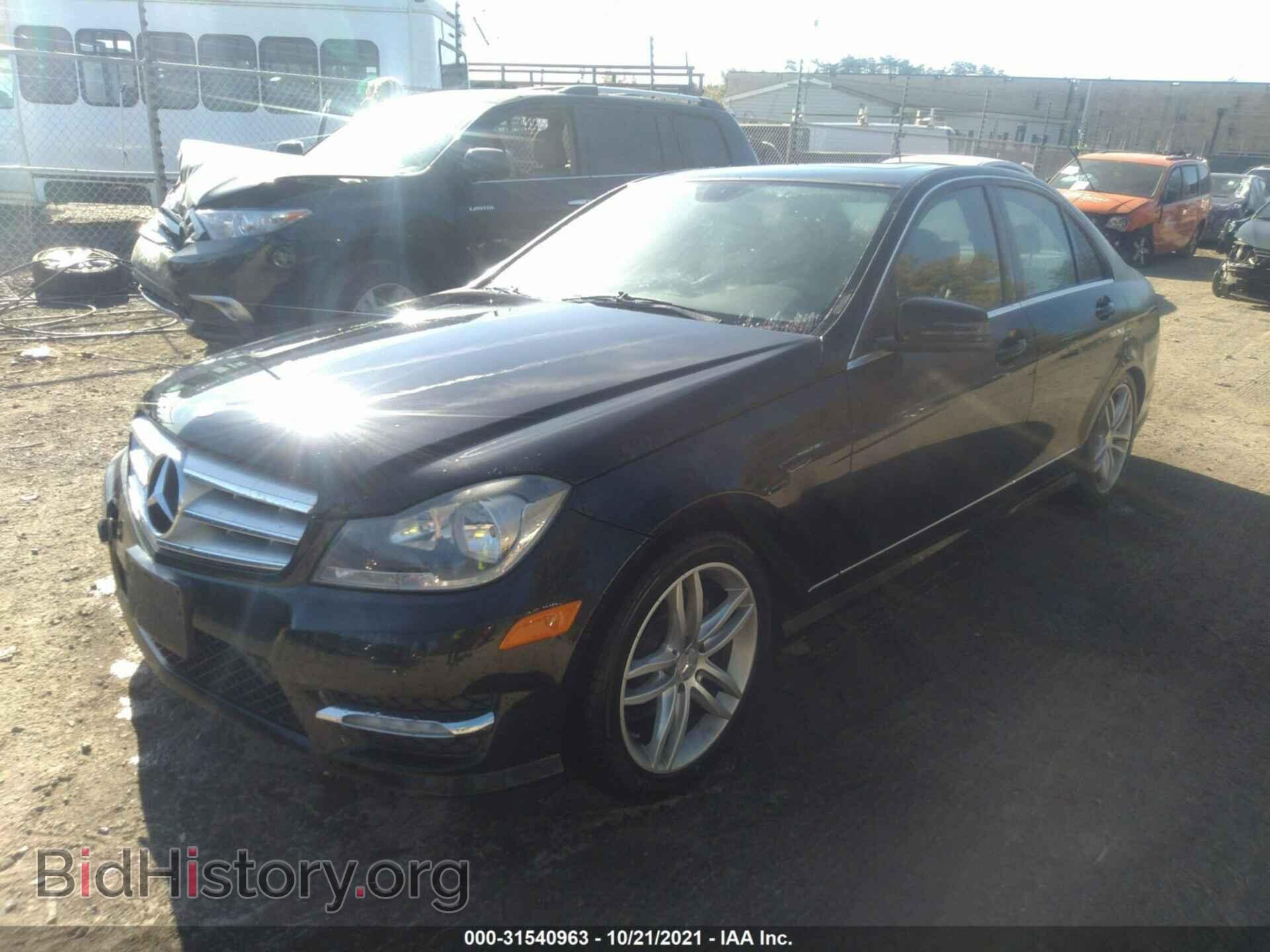 2012 MERCEDES-BENZ C-CLASS - VIN: WDDGF8BB3CA619786 - Фото 2