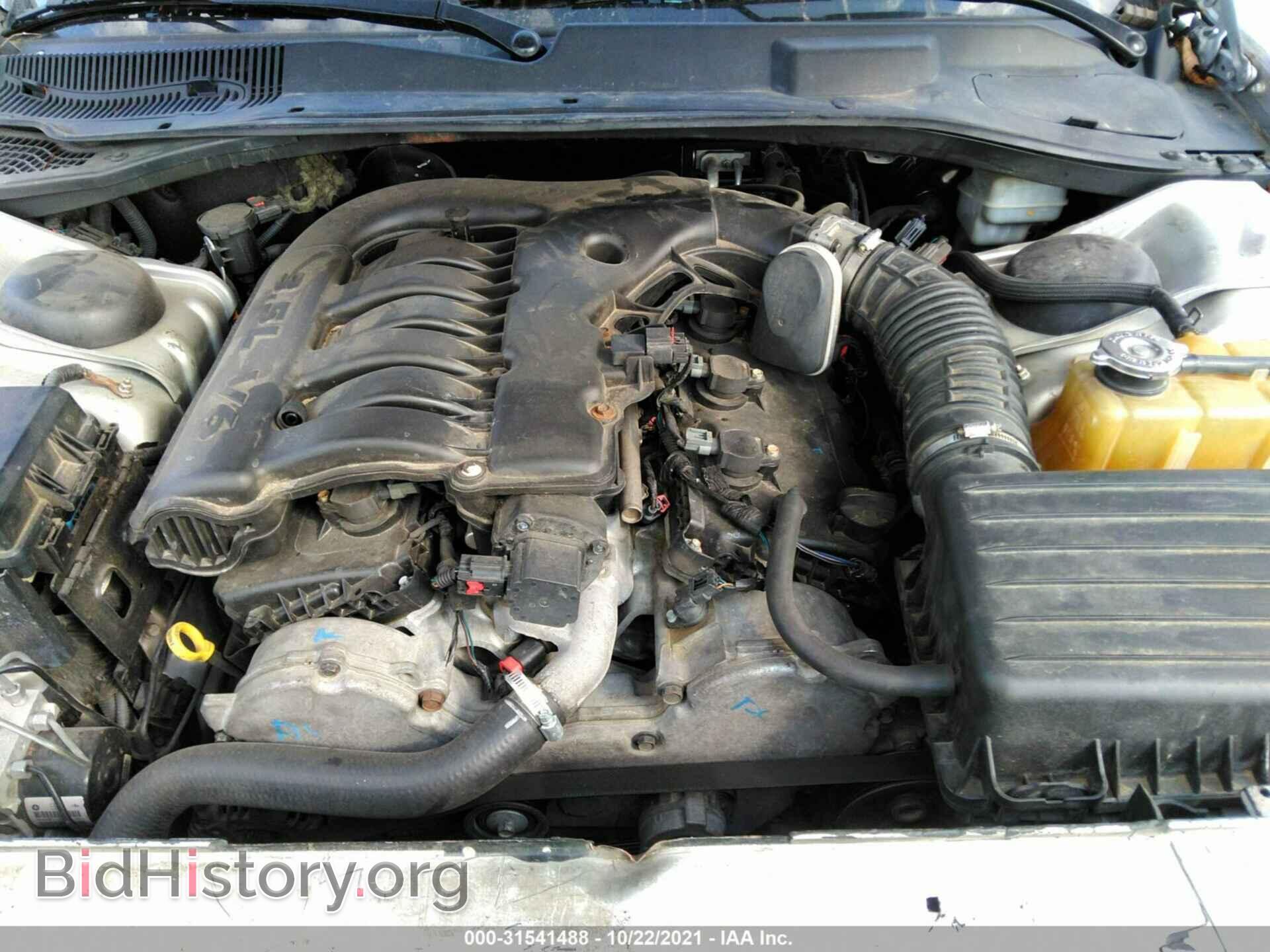 2010 CHRYSLER 300 - VIN: 2C3CA5CV0AH275822 - Фото 10
