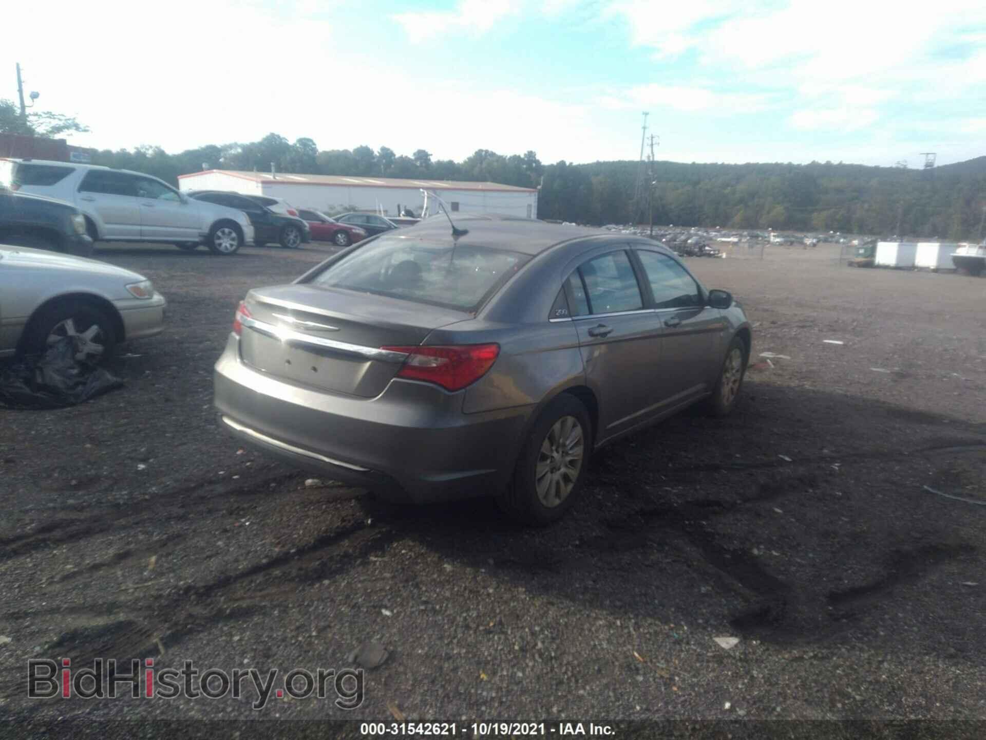 2012 CHRYSLER 200 - VIN: 1C3CCBAB2CN104243 - Фото 4