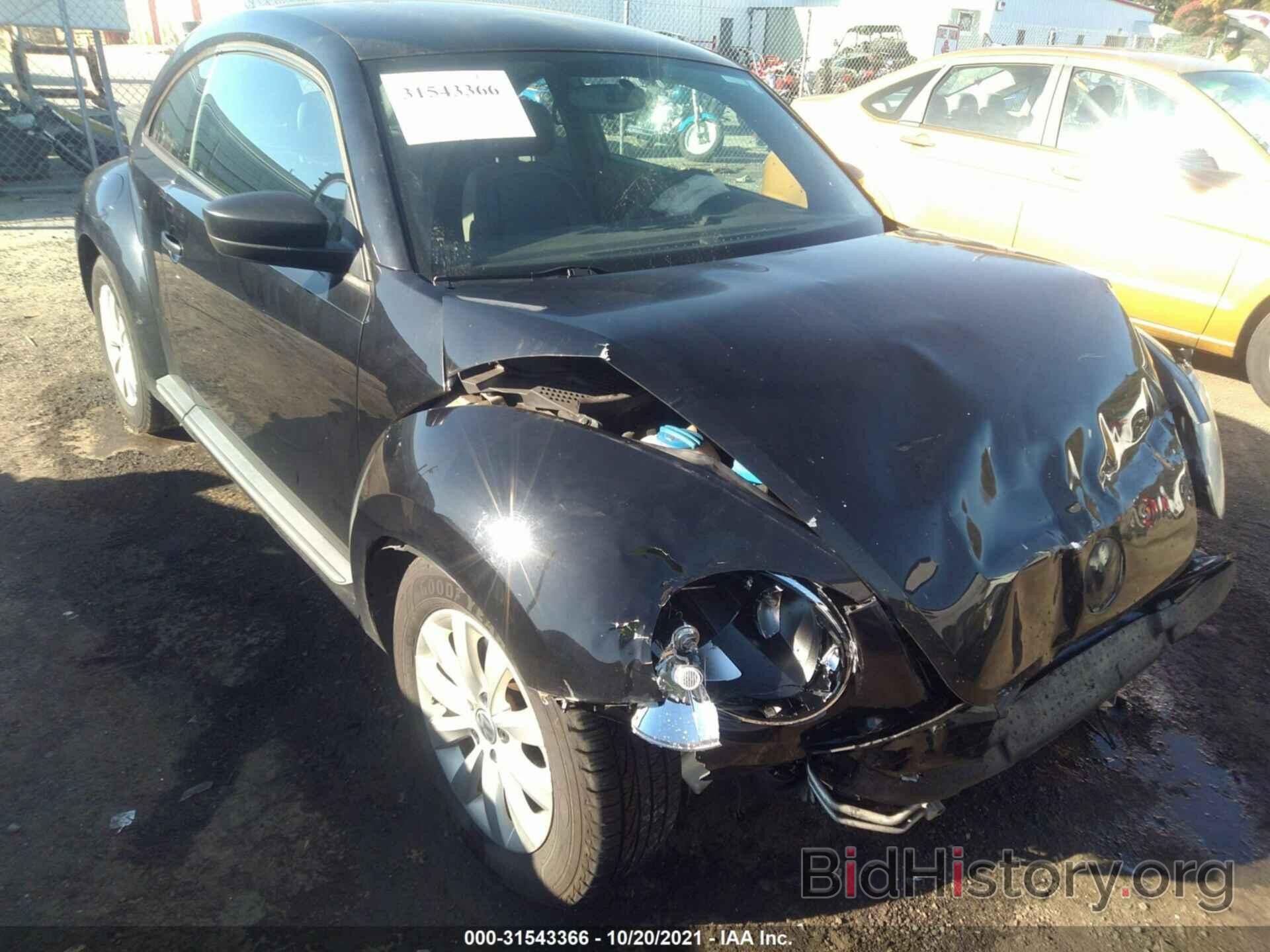 Photo 3VWF17AT7FM628844 - VOLKSWAGEN BEETLE COUPE 2015
