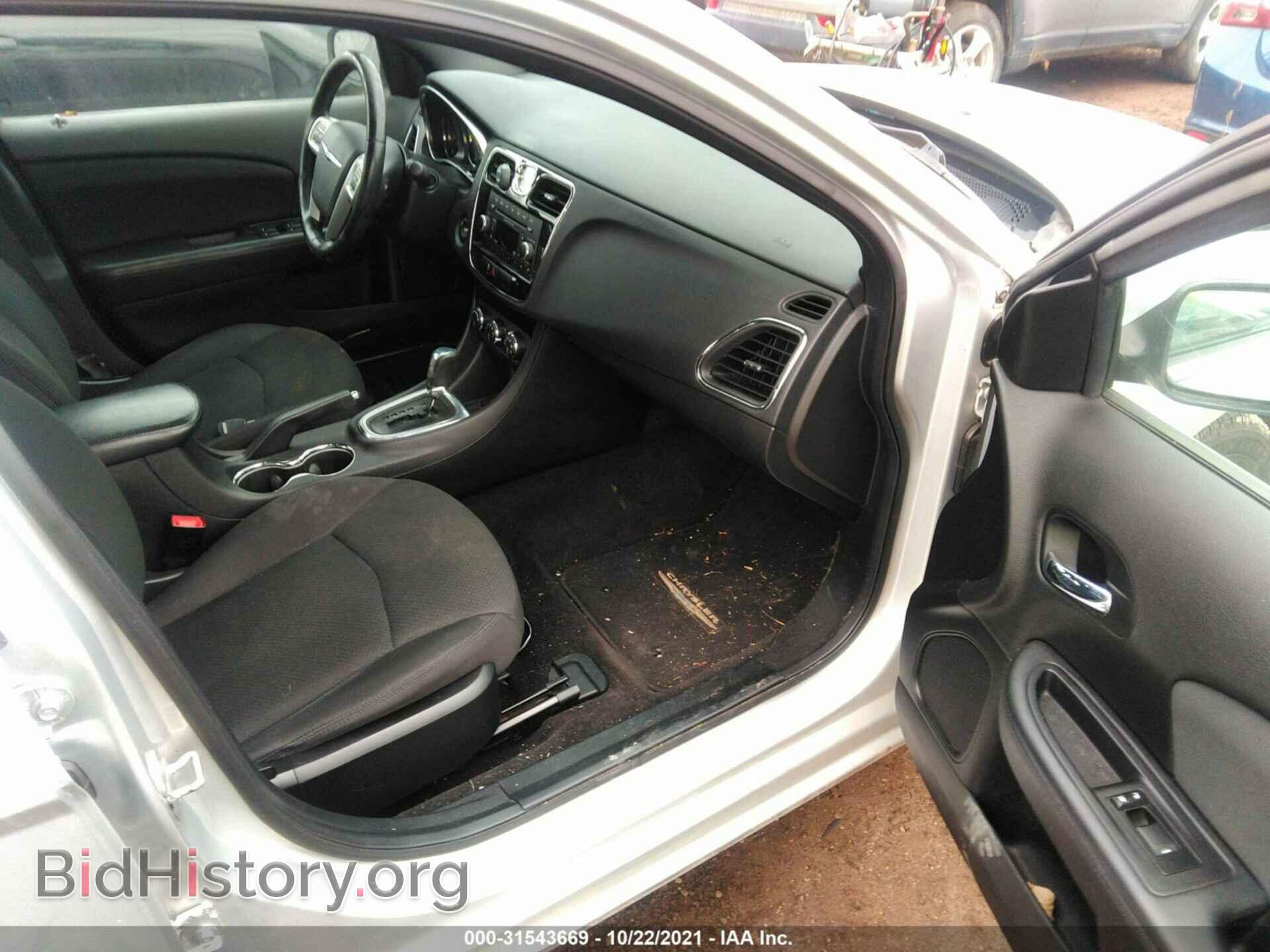 2012 CHRYSLER 200 - VIN: 1C3CCBBB3CN176065 - Фото 5