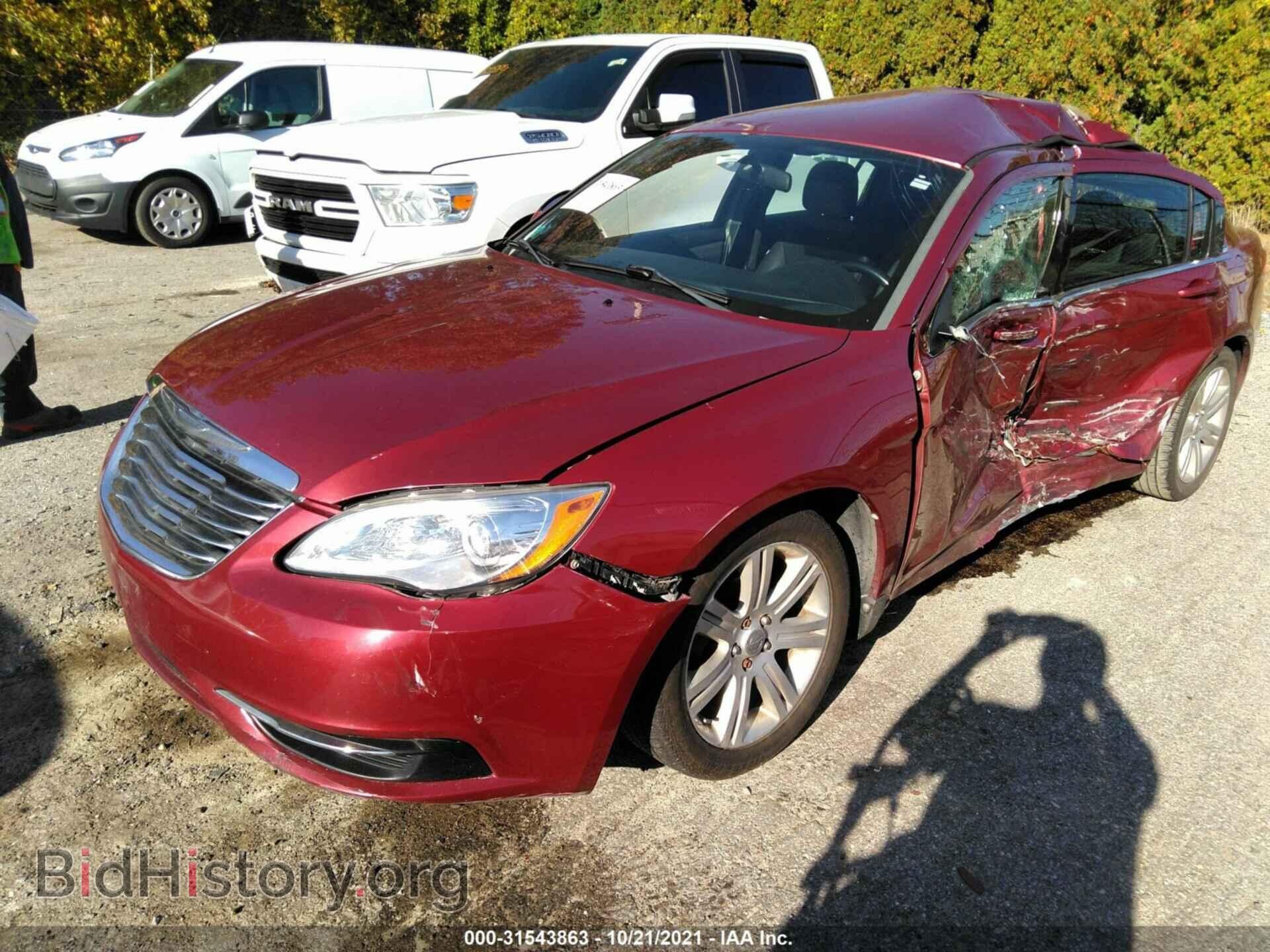 2013 CHRYSLER 200 - VIN: 1C3CCBBB5DN724326 - Фото 2
