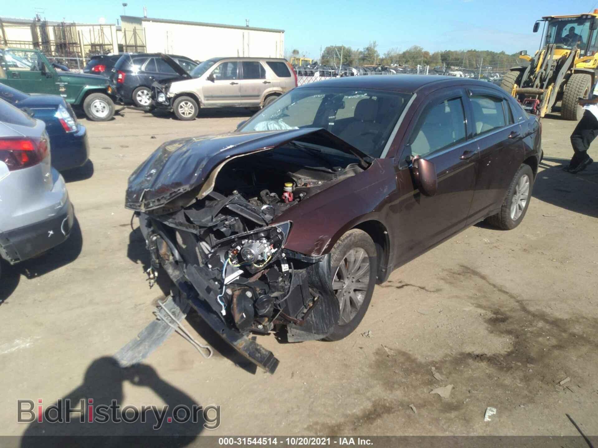 2012 CHRYSLER 200 - VIN: 1C3CCBBBXCN185071 - Photo 2