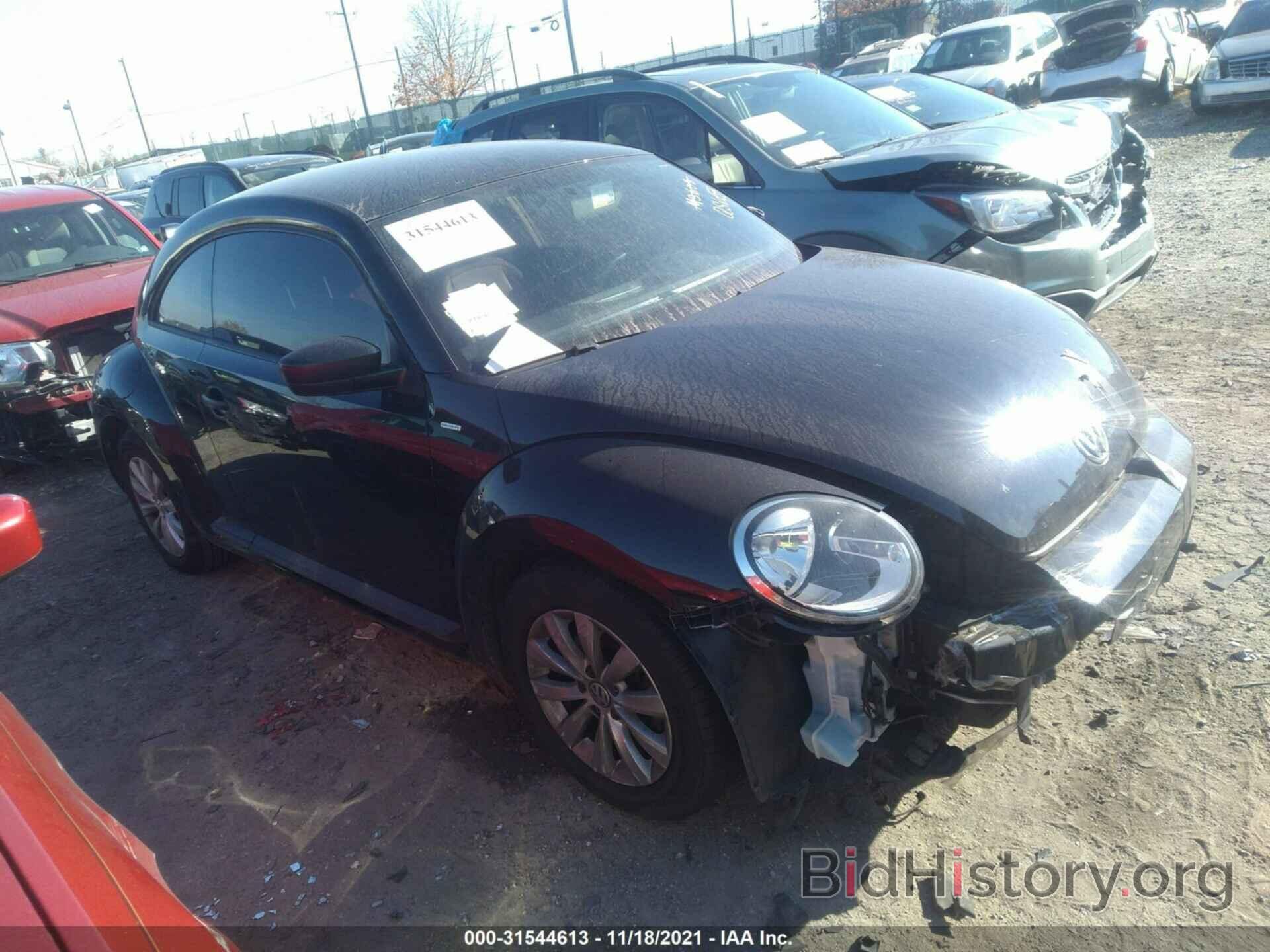 Photo 3VWF17AT2GM605179 - VOLKSWAGEN BEETLE COUPE 2016