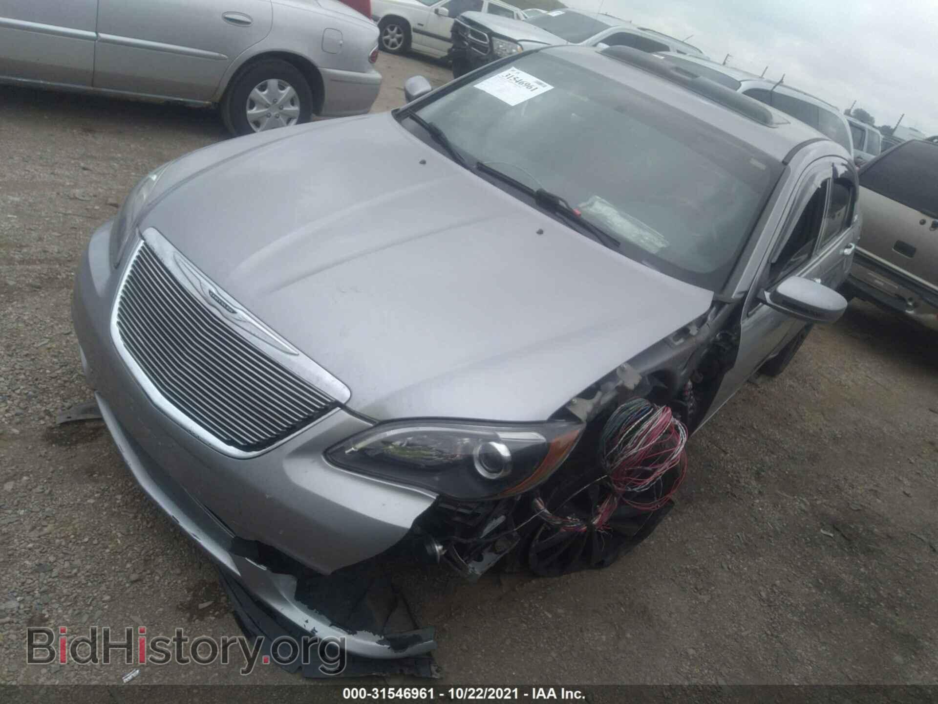 2013 CHRYSLER 200 - VIN: 1C3CCBCG1DN593745 - Фото 2