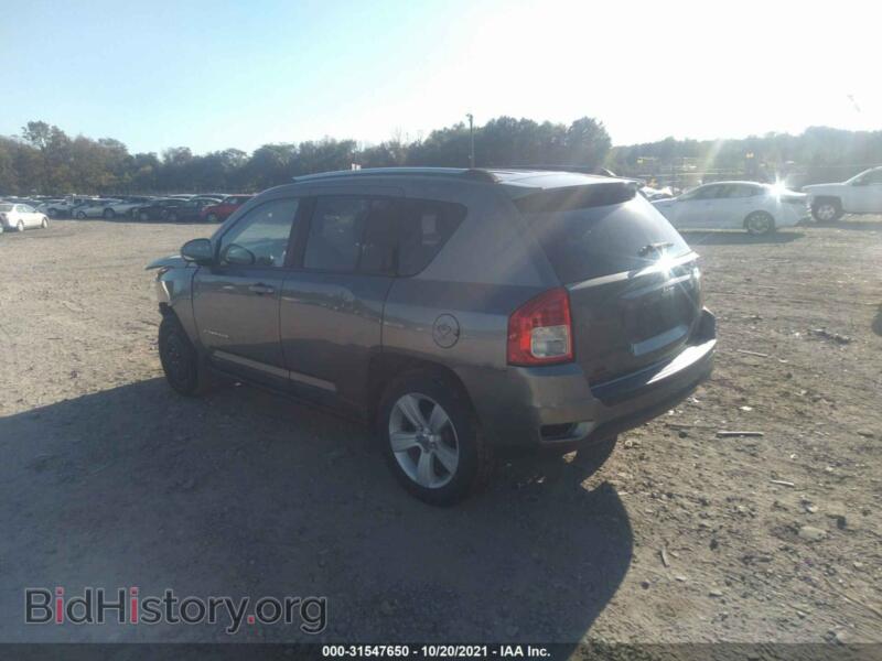 2011 Jeep COMPASS (VIN 1J4NT1FB7BD228224) — фото 3 из 11
