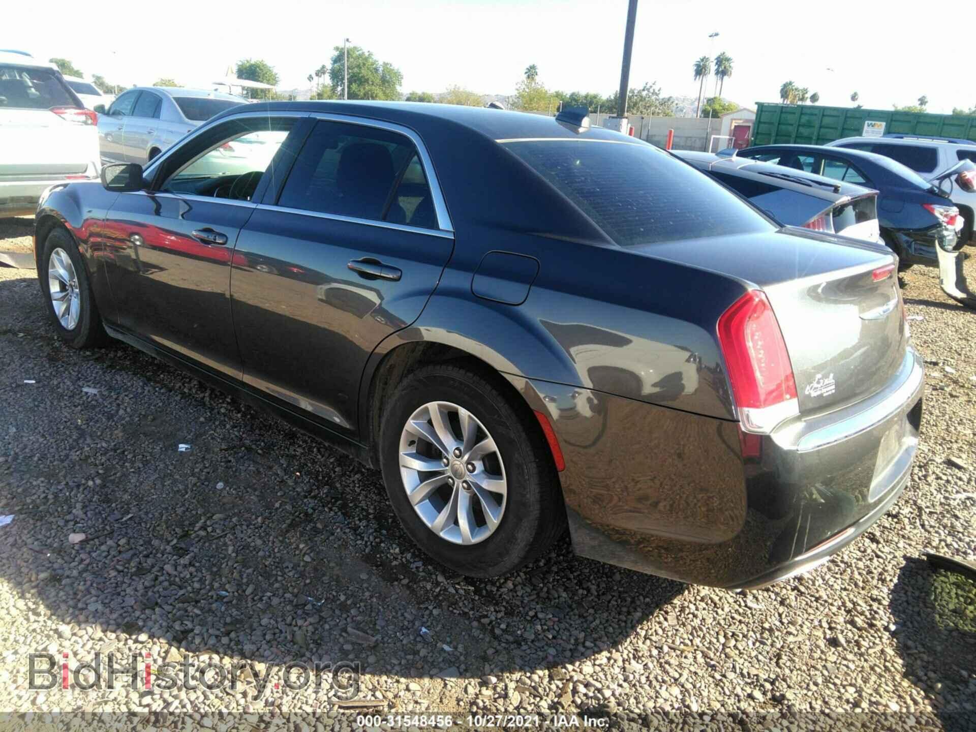 2019 CHRYSLER 300 - VIN: 2C3CCAAG2KH729061 - Фото 3