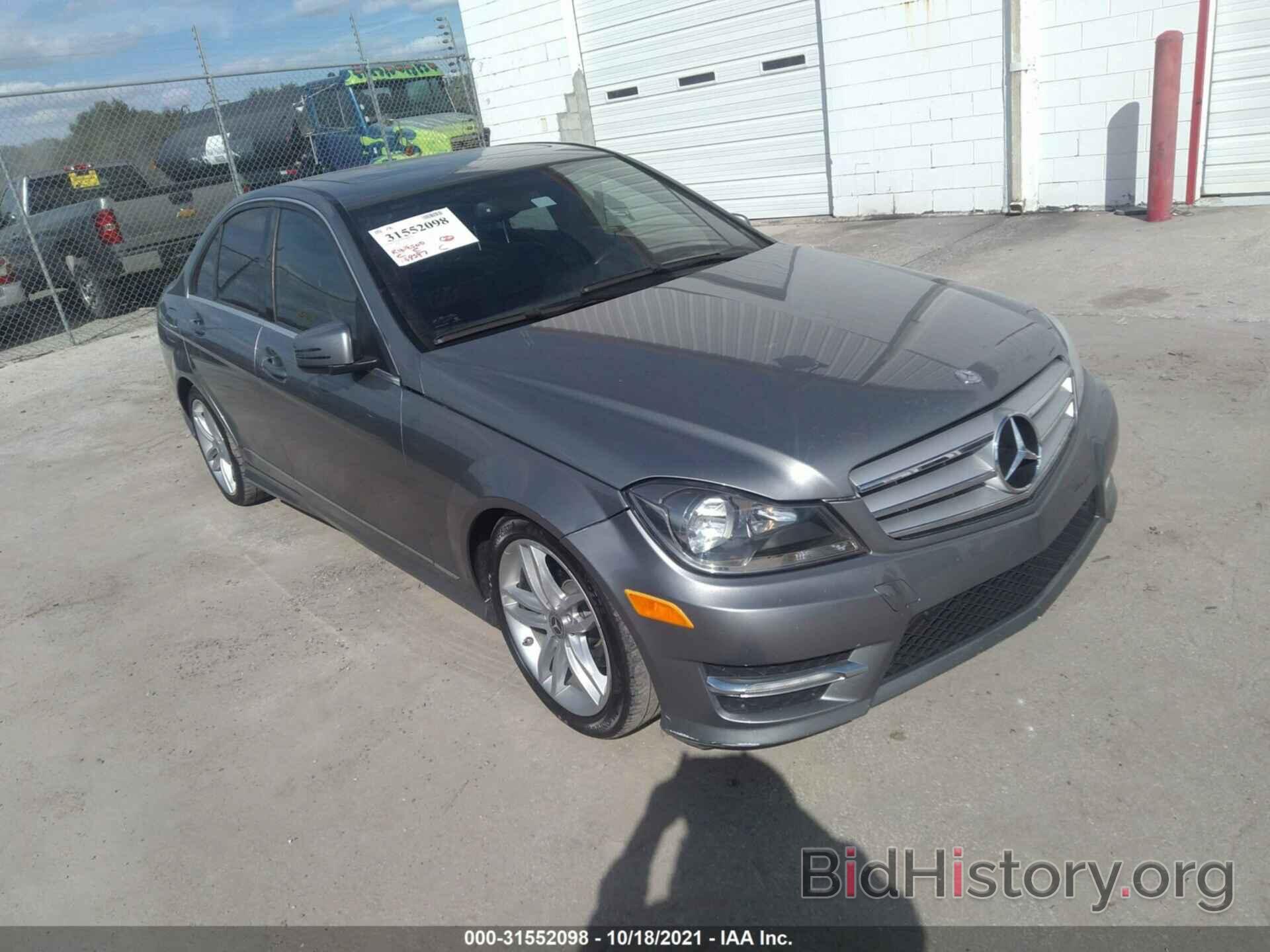 Photo WDDGF4HB7DR261756 - MERCEDES-BENZ C-CLASS 2013