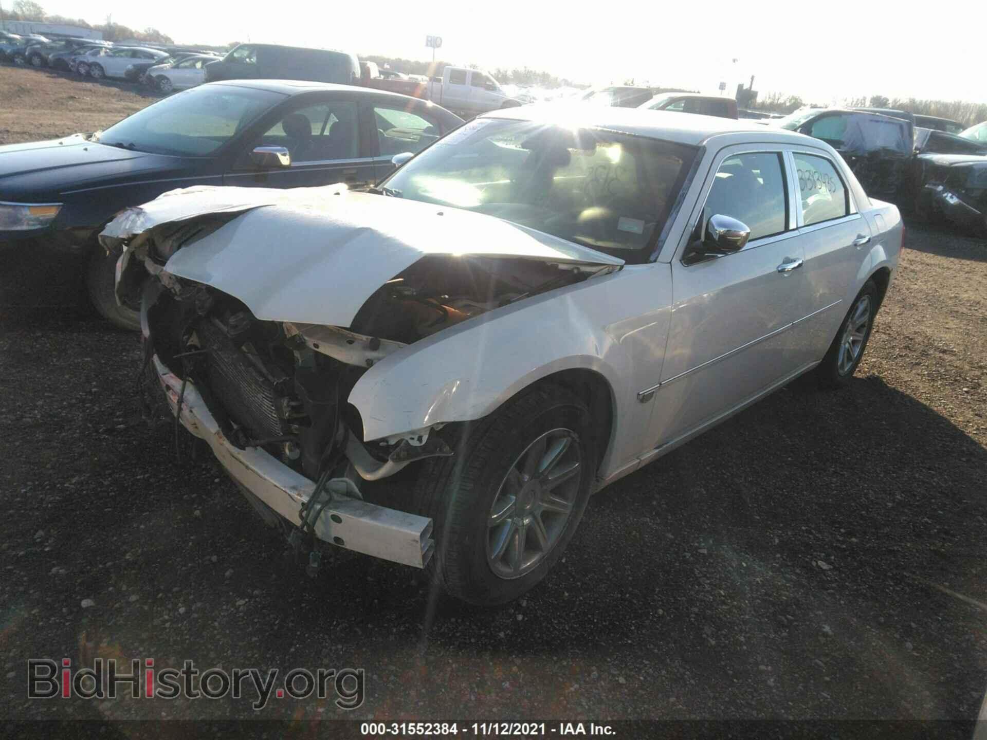 2006 CHRYSLER 300 - VIN: 2C3LA63H26H365447 - Фото 2