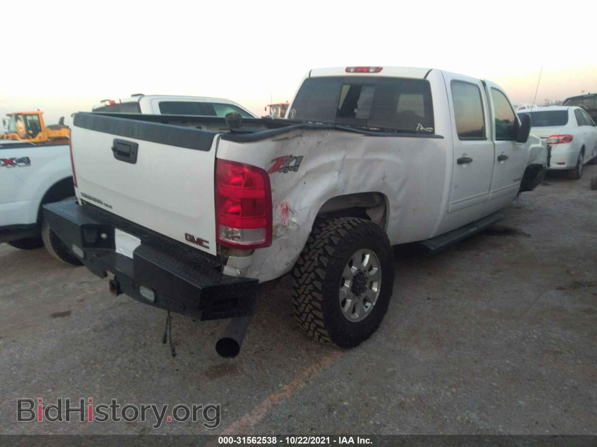2014 GMC SIERRA 2500HD - VIN: 1GT120C87EF104814 - Фото 4
