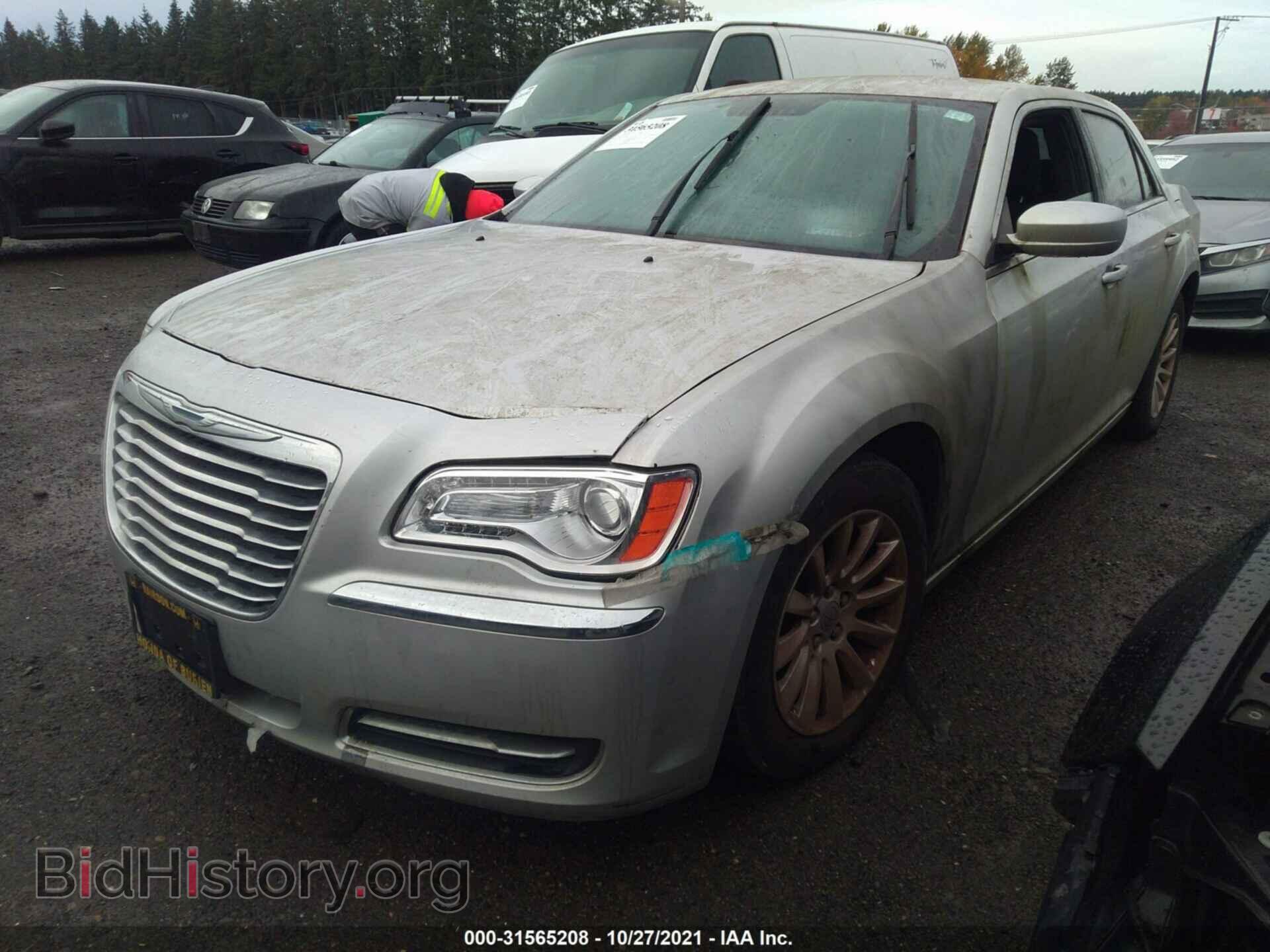 2012 CHRYSLER 300 - VIN: 2C3CCAAG7CH277772 - Фото 2