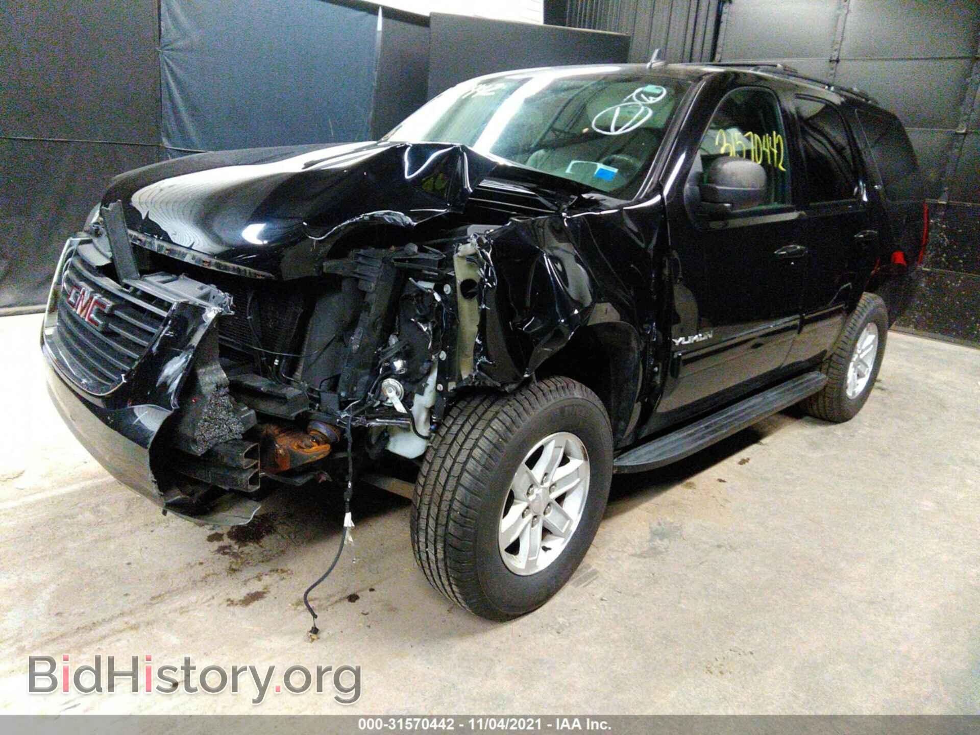 2013 GMC YUKON - VIN: 1GKS2CE04DR221040 - Photo 2