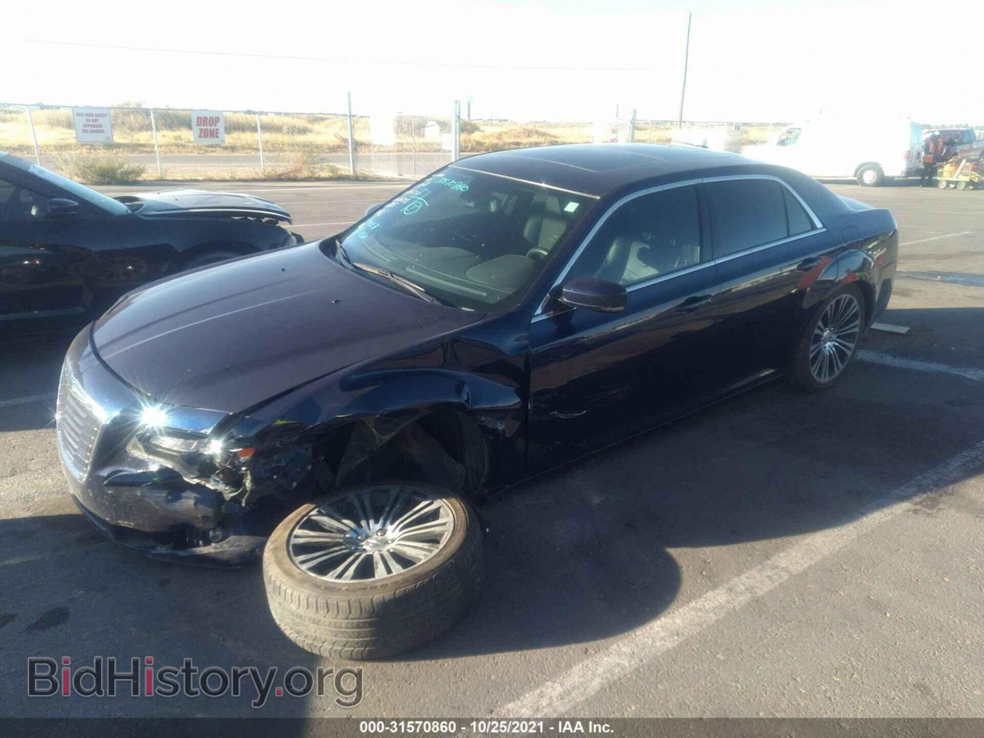 2014 CHRYSLER 300 - VIN: 2C3CCABT9EH200691 - Фото 2