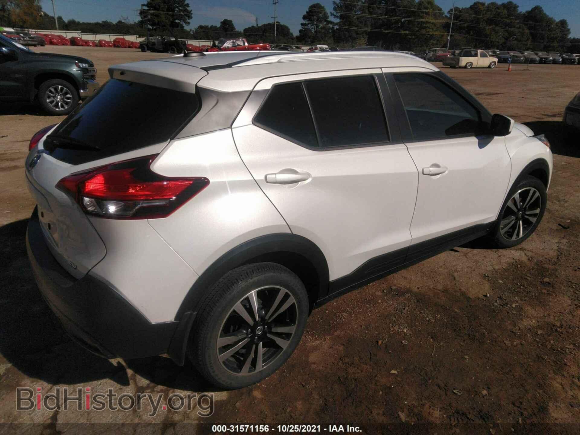 2019 NISSAN KICKS - VIN: 3N1CP5CU3KL559247 - Фото 4